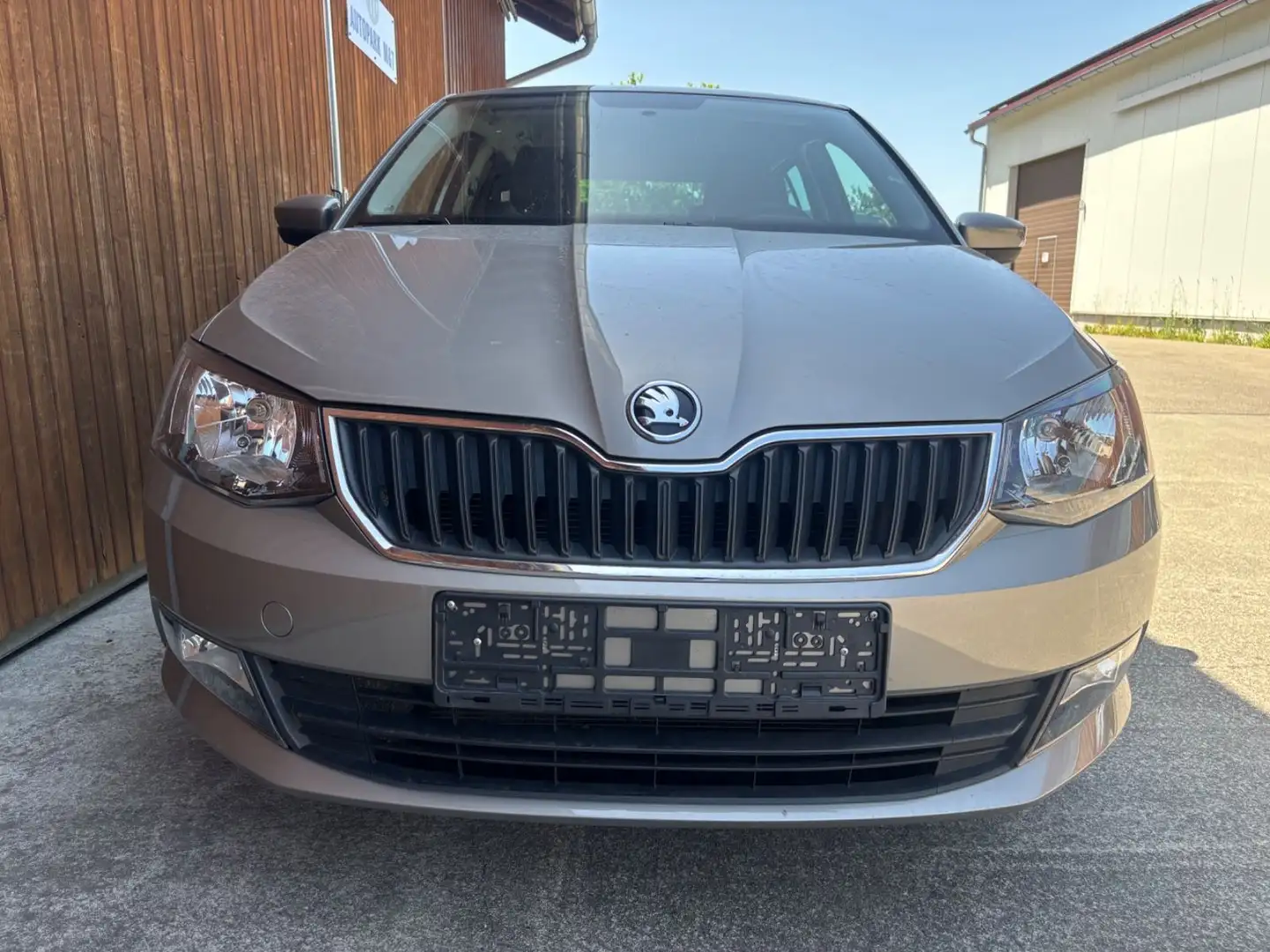 Skoda Fabia Ambition Einparkhilfe Tempomat Bluetooth Beige - 2