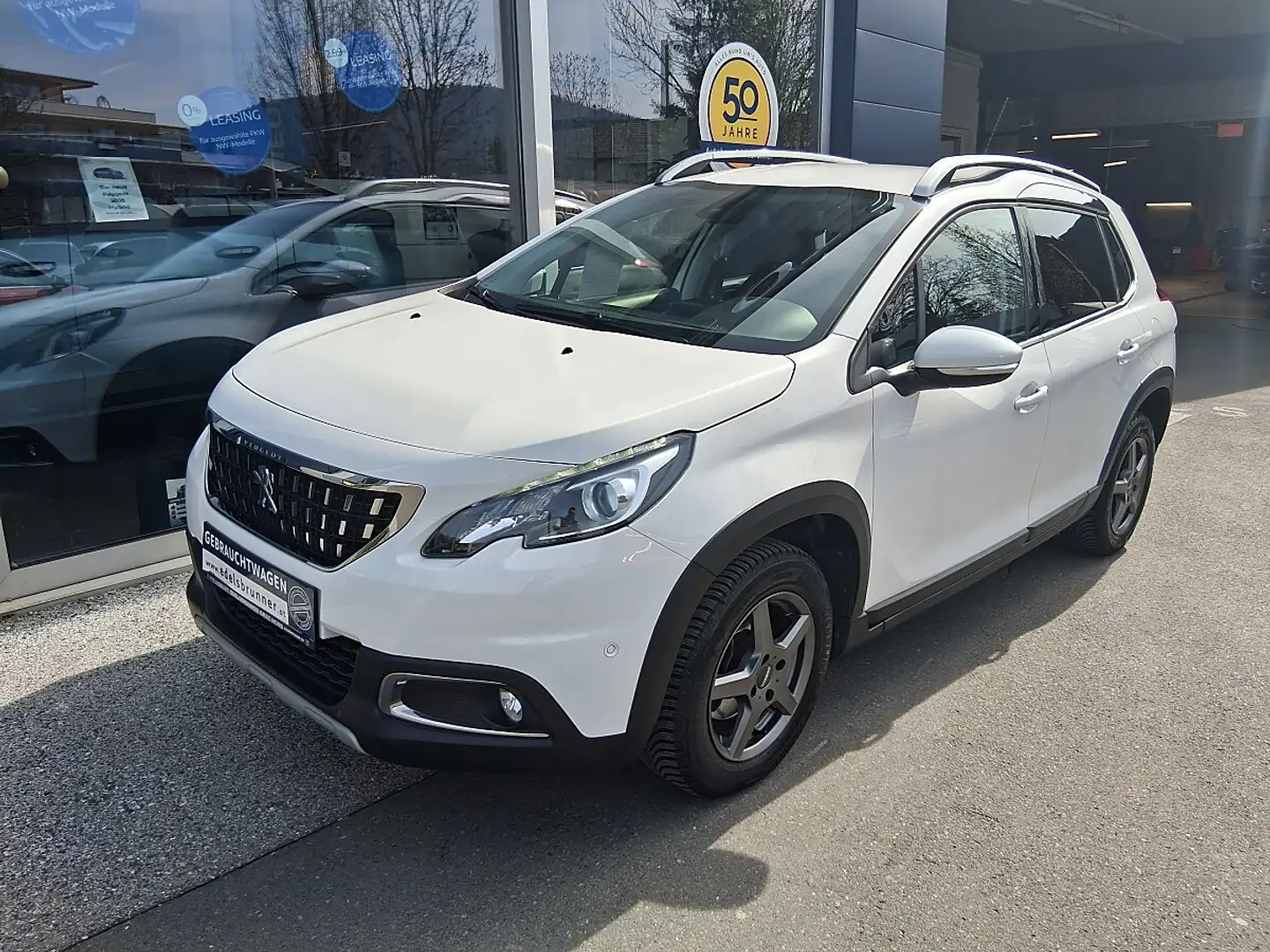 Peugeot 2008 1,2 PureTech 110 S&S Aut. Allure Weiß - 1