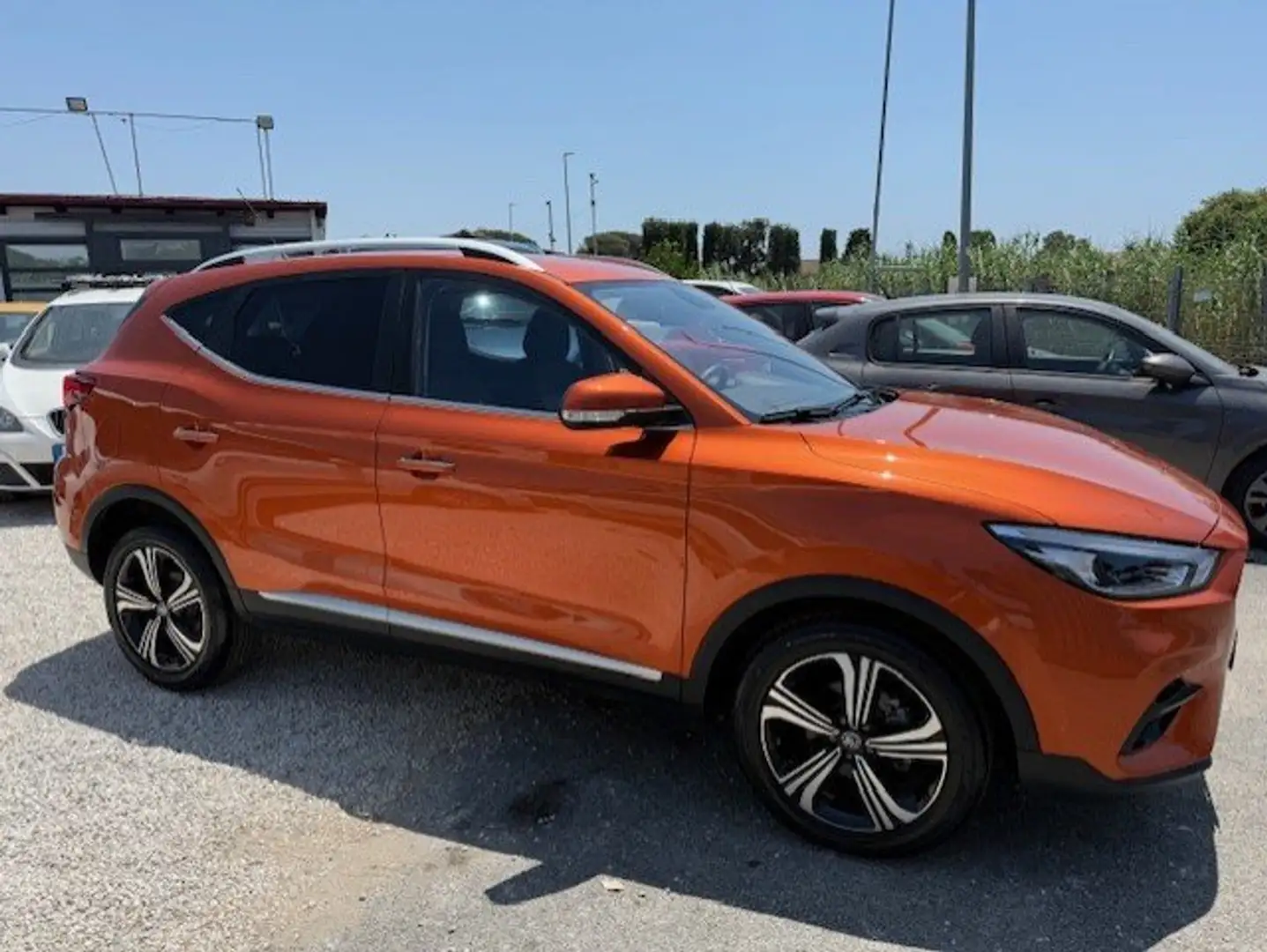 MG ZS ZS 2021 1.5 Luxury Arancione - 2