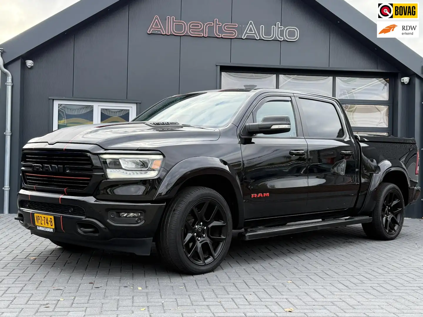 Dodge RAM 1500 5.7 V8 4x4 Crew Cab Laramie 2022 ZEER MOOI Noir - 1