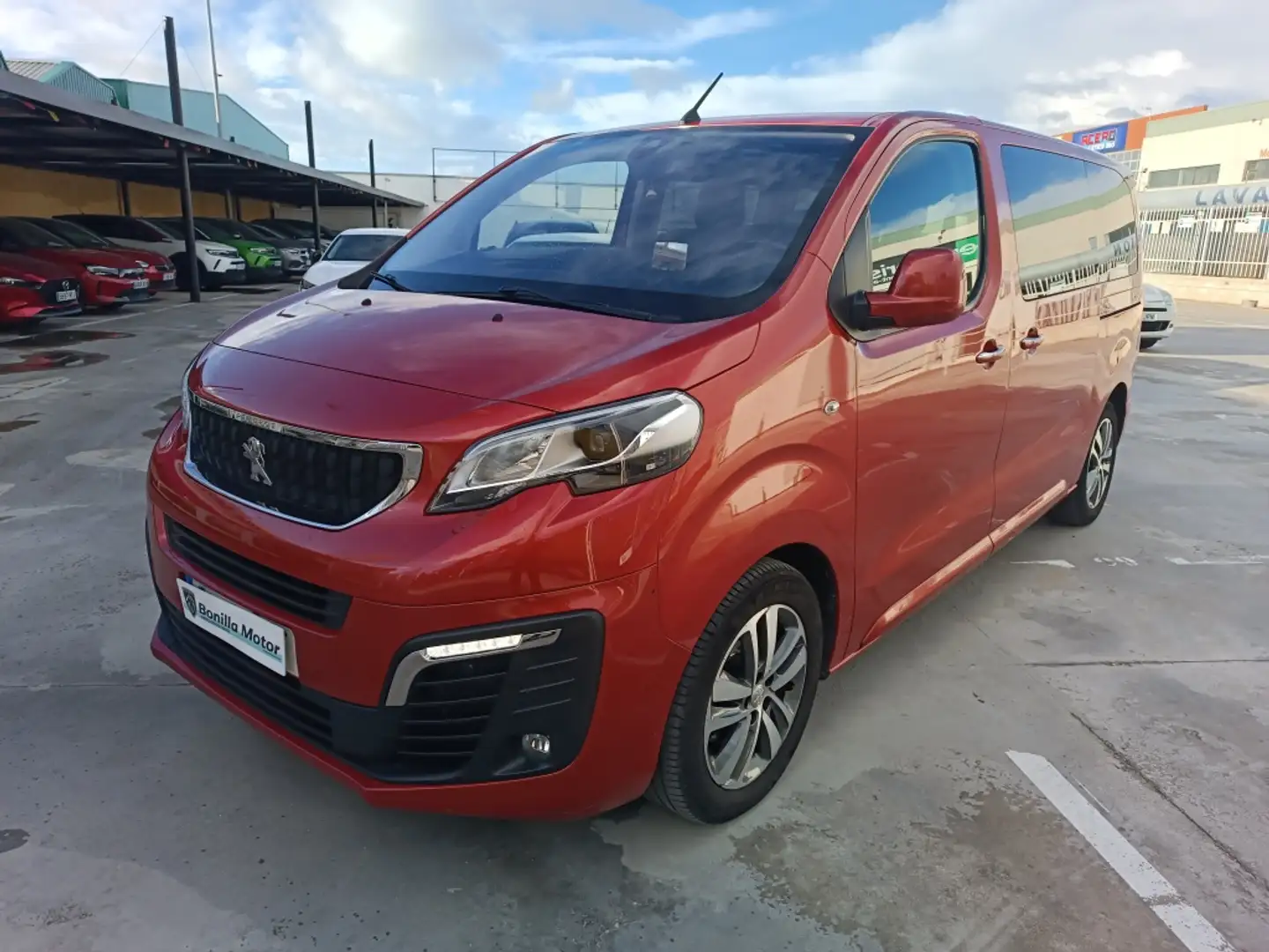 Peugeot Traveller 2.0 BLUEHDI 110KW S&S STANDARD ALLURE 15 Rouge - 1