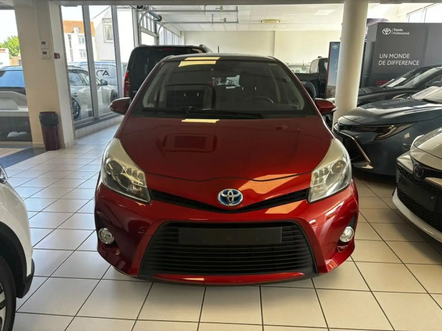 Toyota Yaris III Style Rood - 2