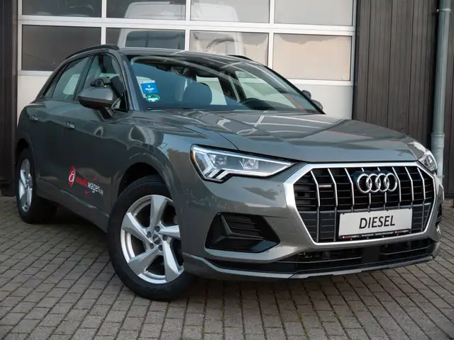 Audi Q3 35 TDI quattro Fahrschule AHK NAVI LED S Heft