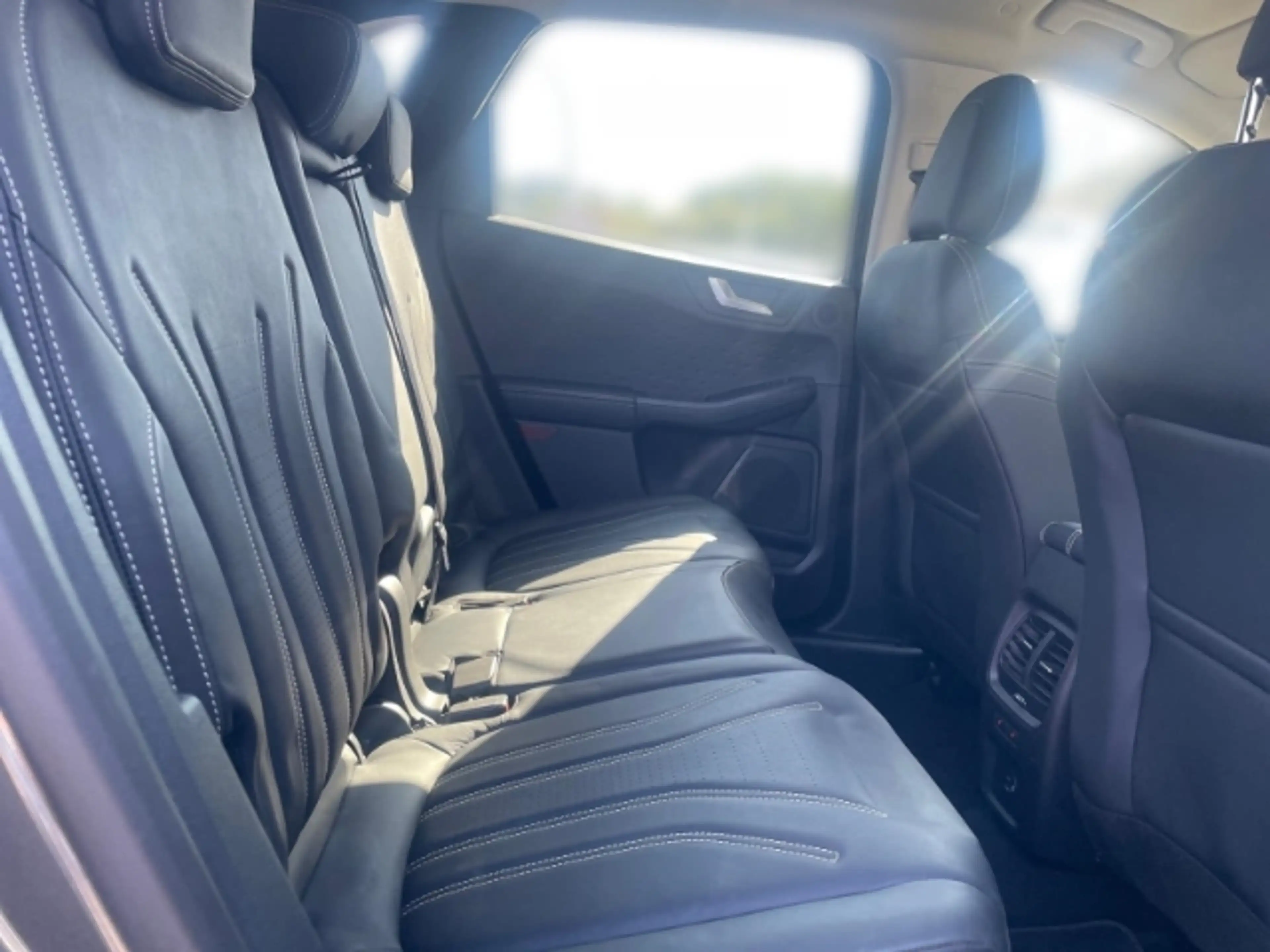 Ford Kuga PHEV Vignale+AHK schwenkbar+Sitzheizung+Navi+Absta — photo 13