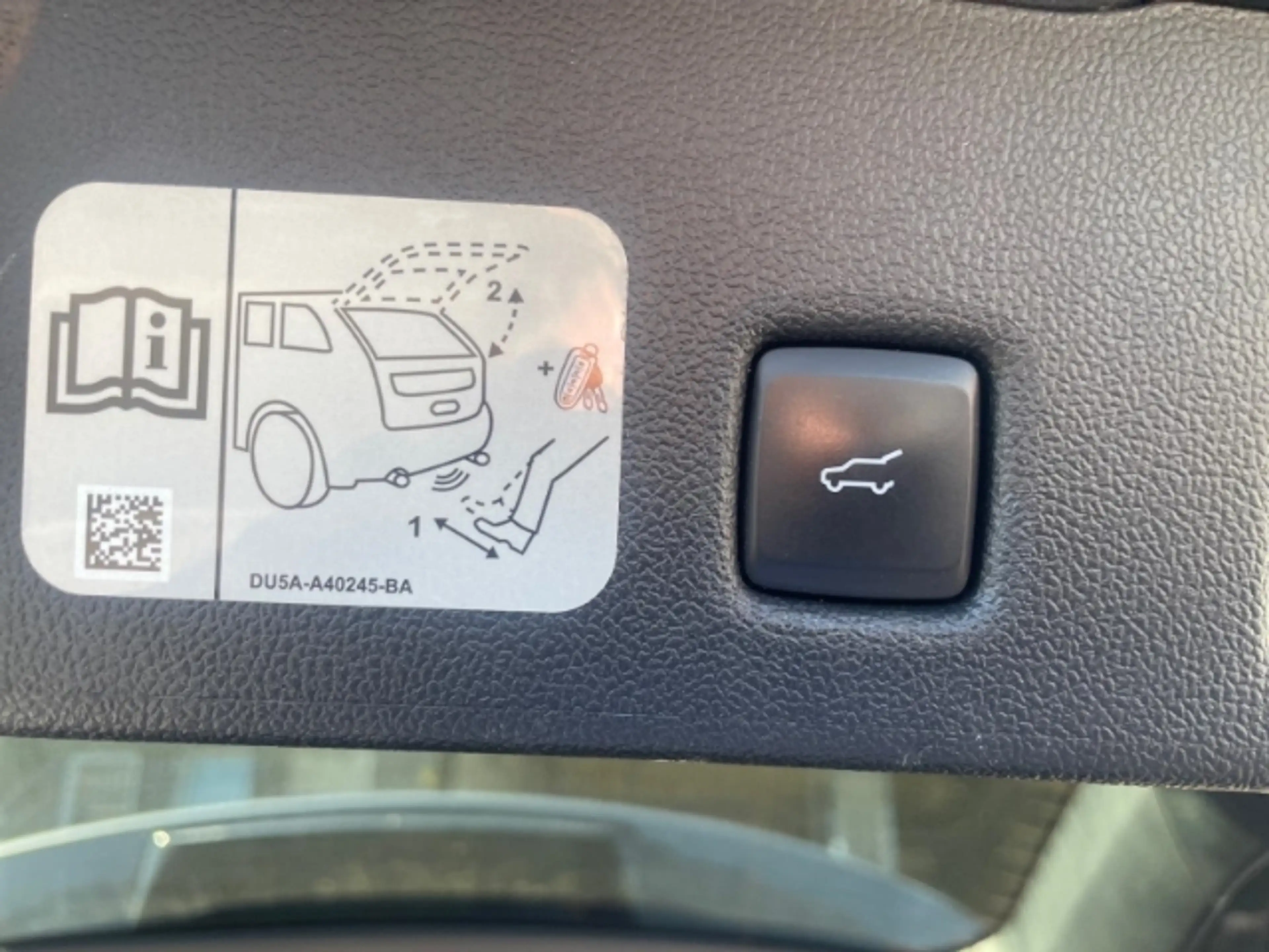 Ford Kuga PHEV Vignale+AHK schwenkbar+Sitzheizung+Navi+Absta — photo 15