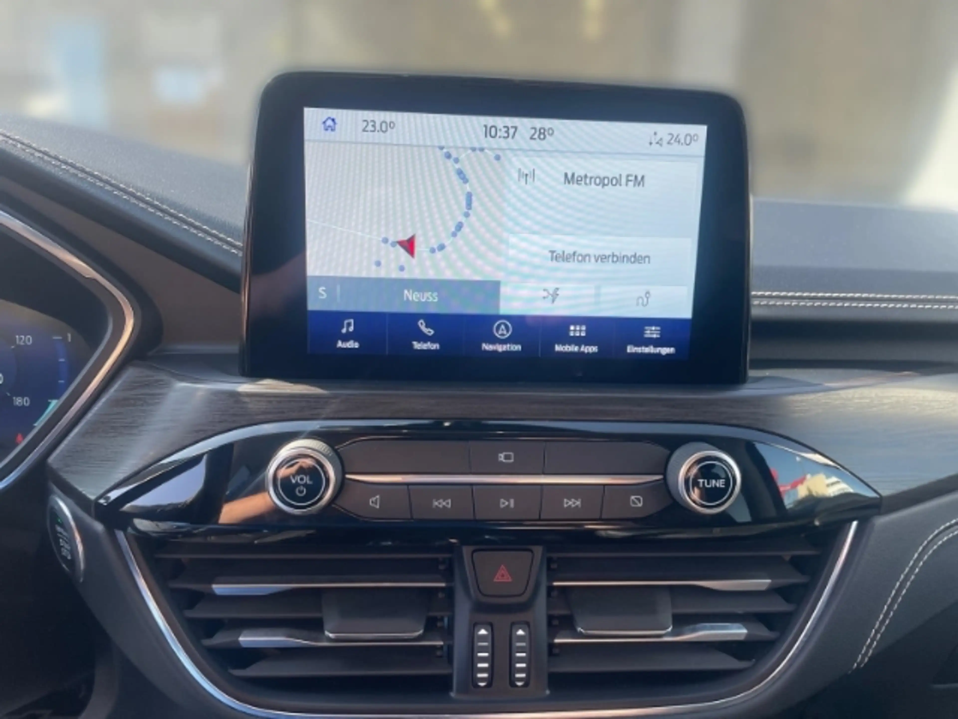 Ford Kuga PHEV Vignale+AHK schwenkbar+Sitzheizung+Navi+Absta — photo 9