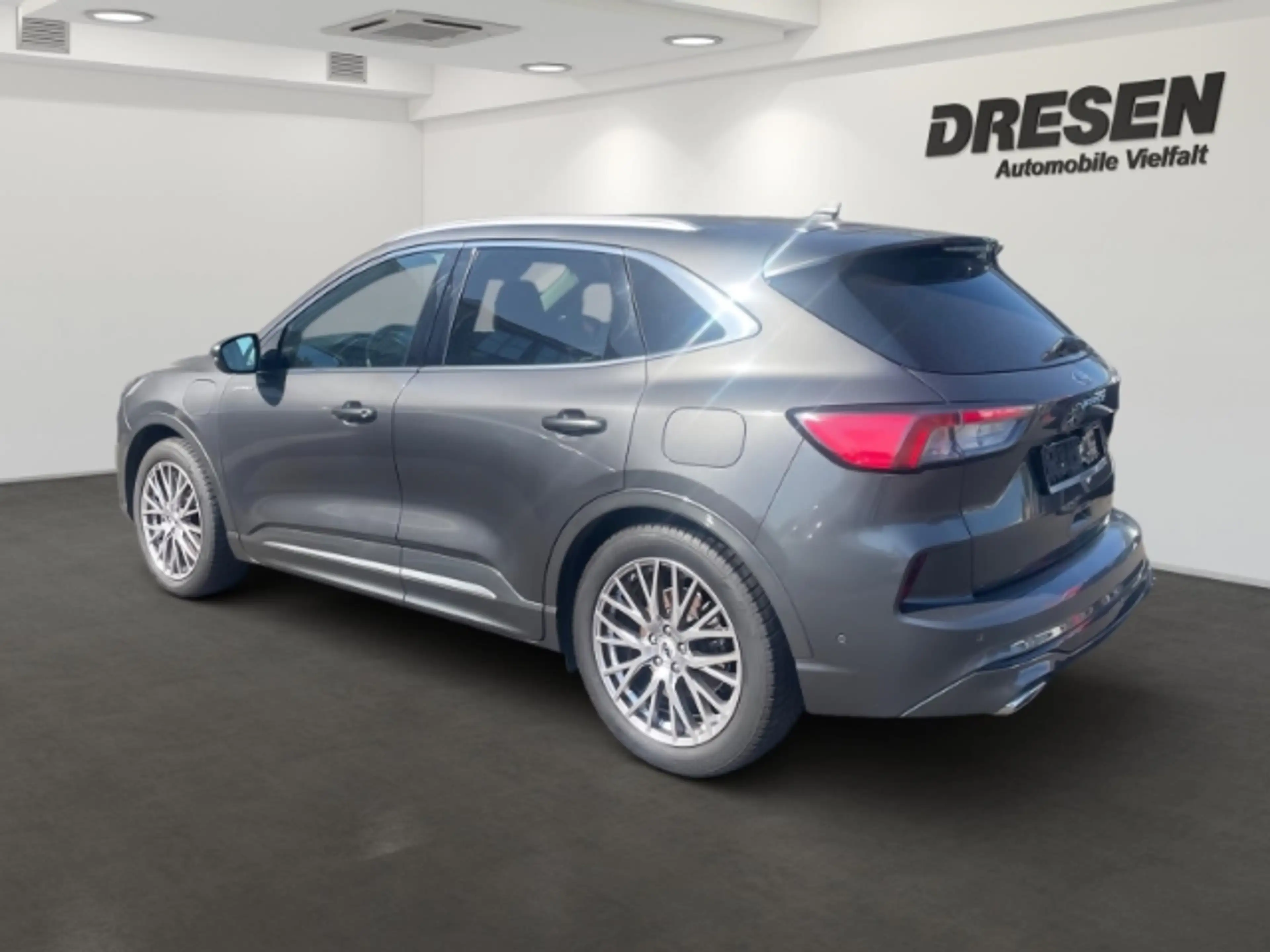 Ford Kuga PHEV Vignale+AHK schwenkbar+Sitzheizung+Navi+Absta — photo 4