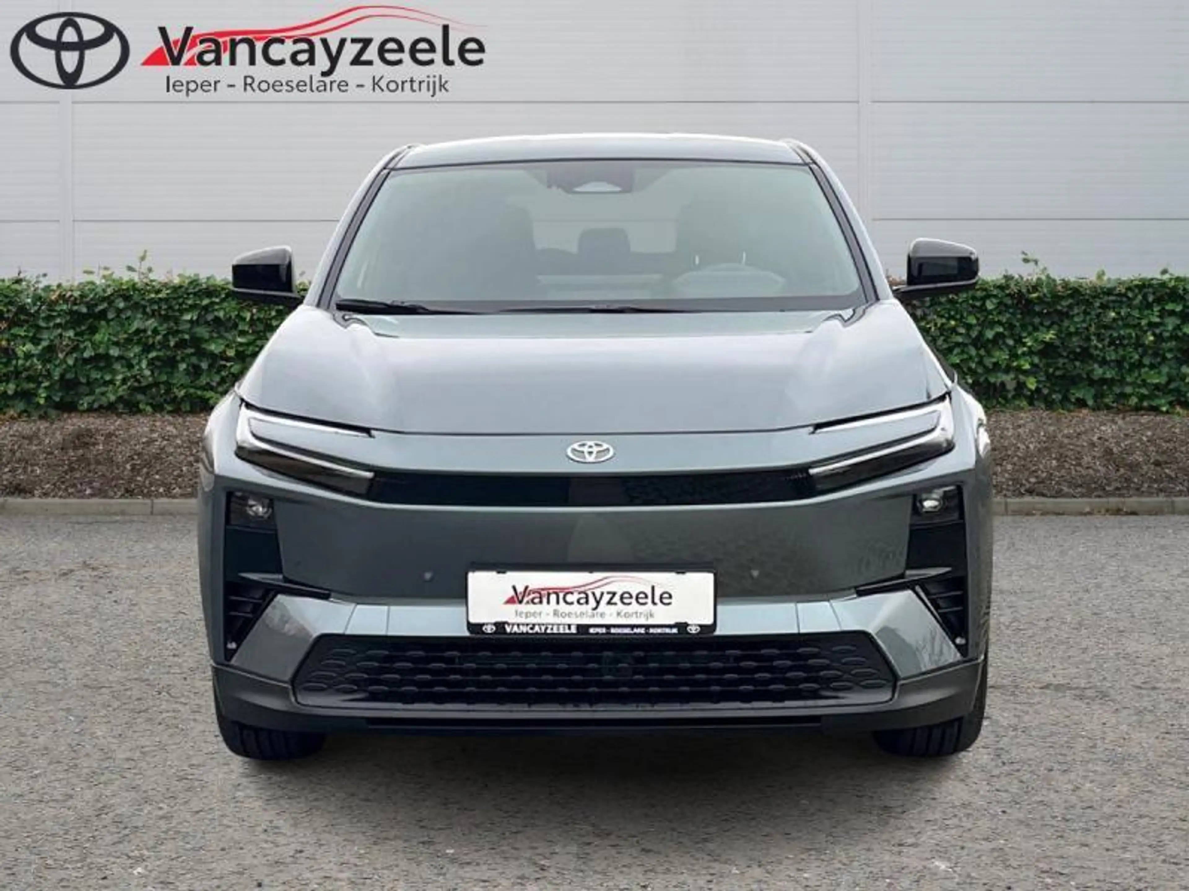 Toyota C-HR Plus Business+cam+gps+sens V+A — photo 2