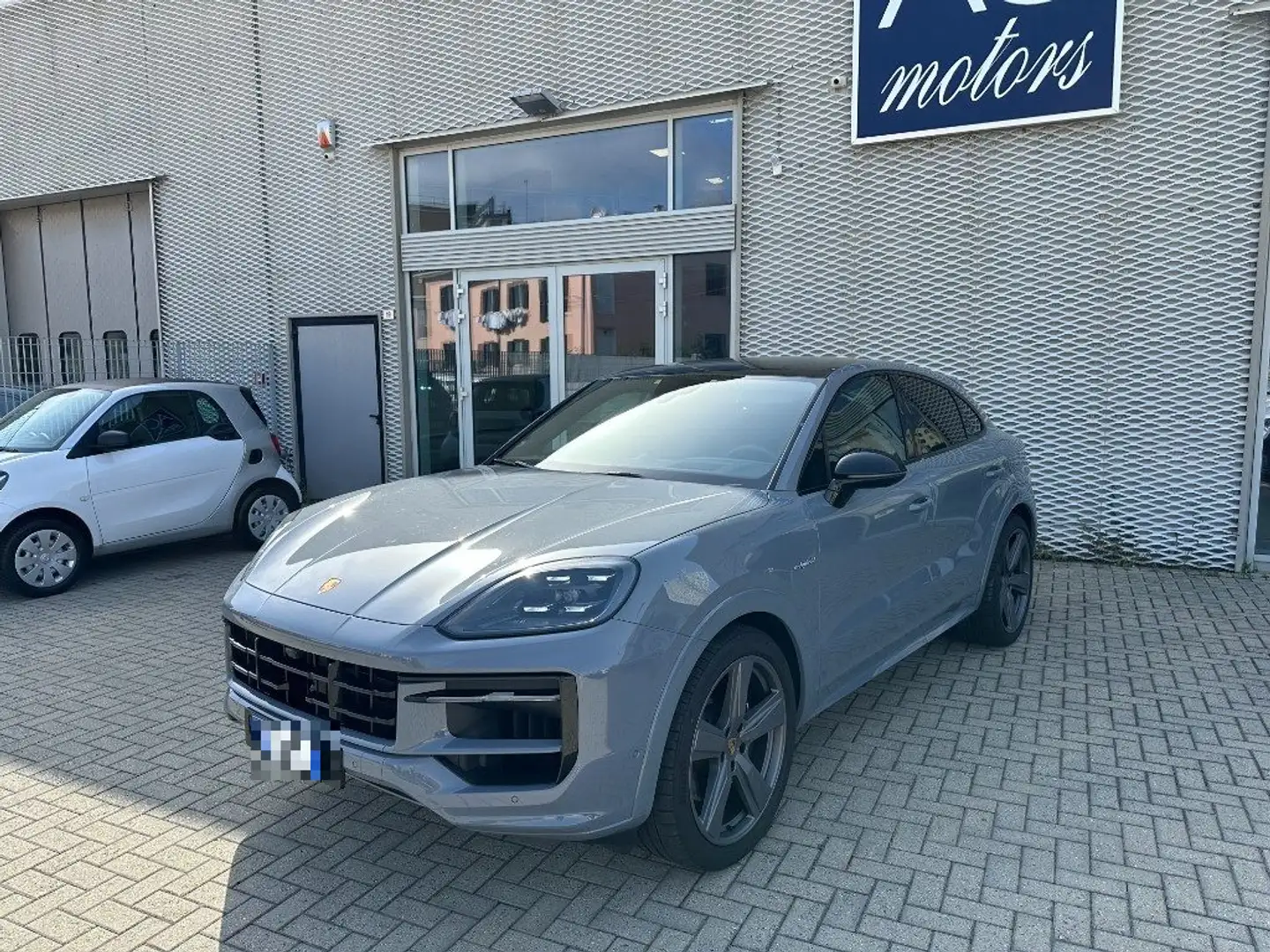 Porsche Cayenne Coupé 3.0 V6 E-Hybrid Grigio - 2