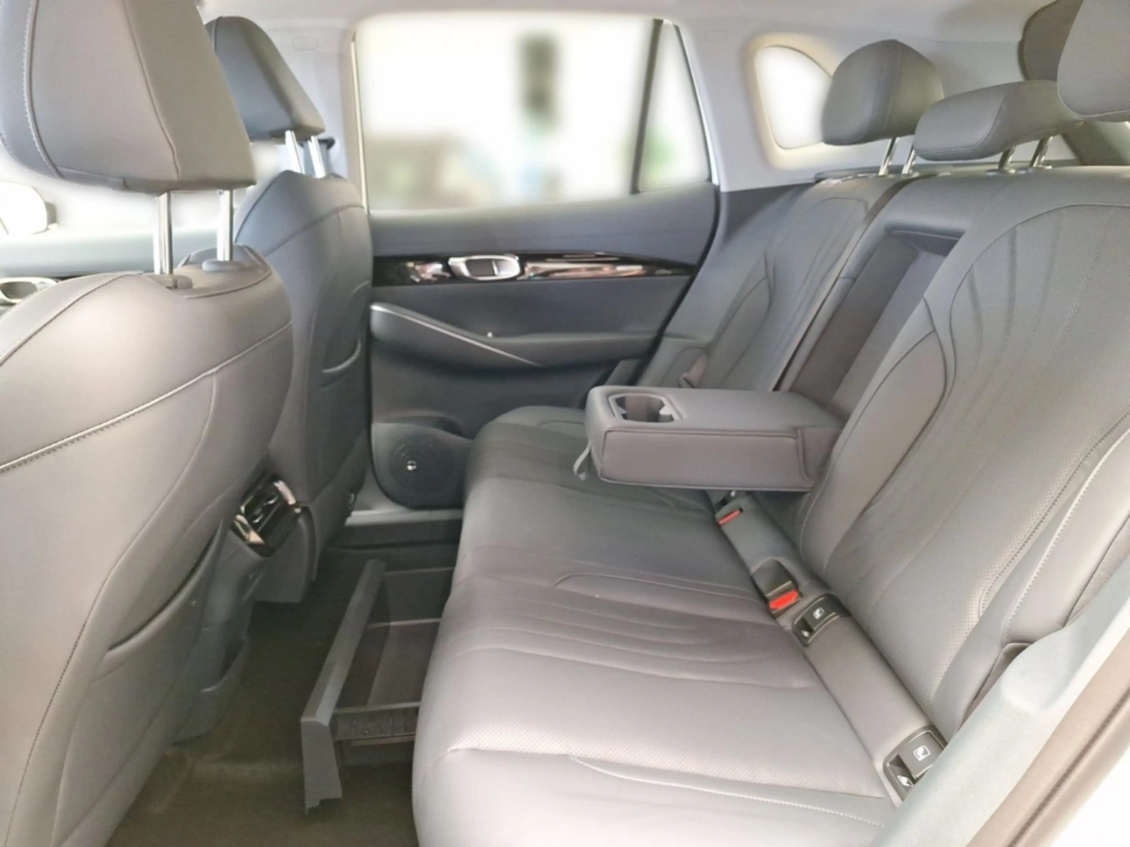 Geely E5 PRO *LED*360 Grad Kamera*8 Jahre Garantie* — photo 11