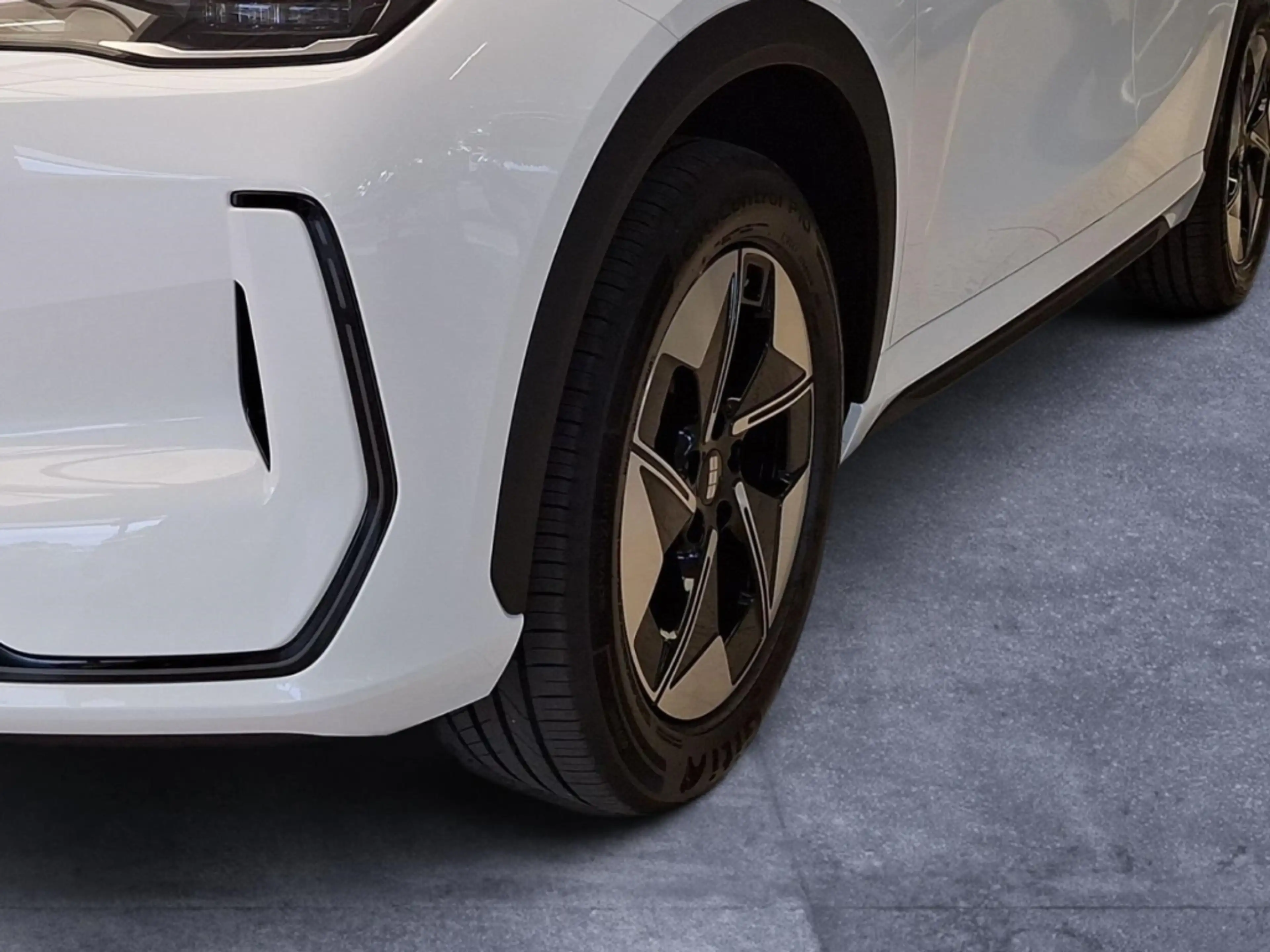 Geely E5 PRO *LED*360 Grad Kamera*8 Jahre Garantie* — photo 6