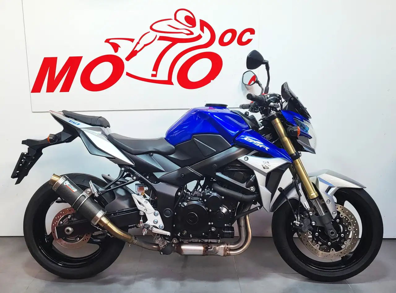 Suzuki GSR 750