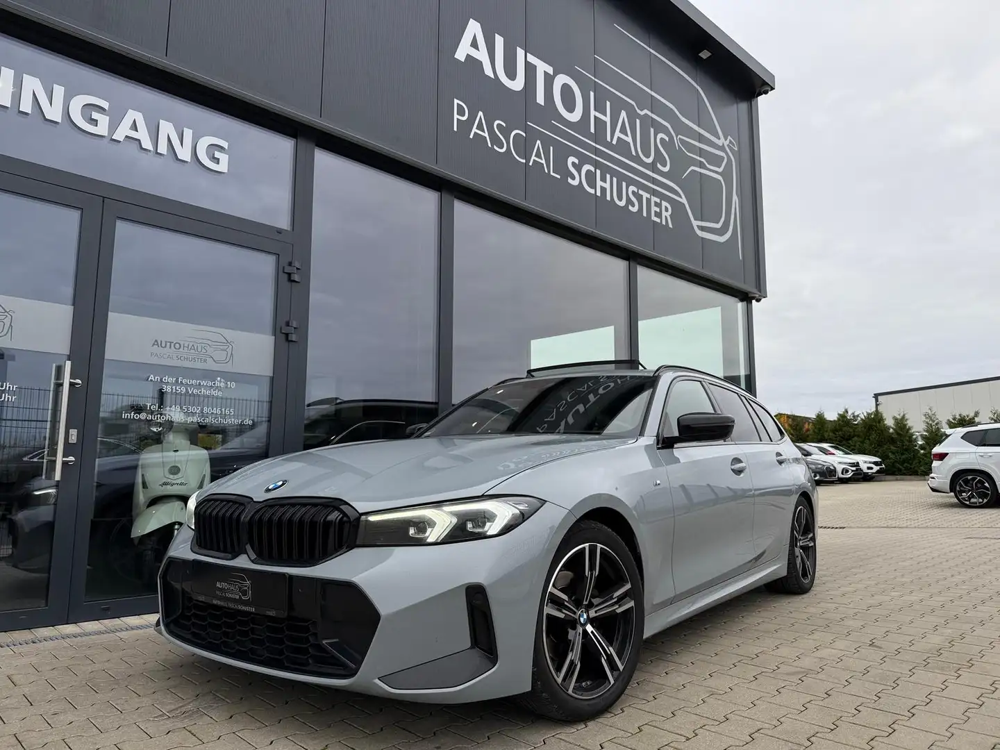 BMW 318 d M Sport/LED/NAVI/PANORAMA/PDC/HUD/ Grau - 1