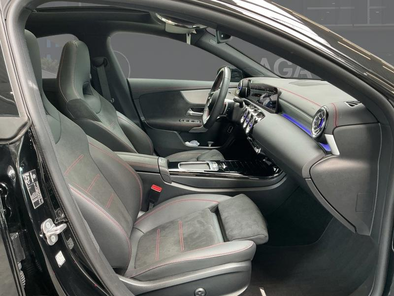 Mercedes-Benz CLA 180 Coupé AMG Line — photo 10
