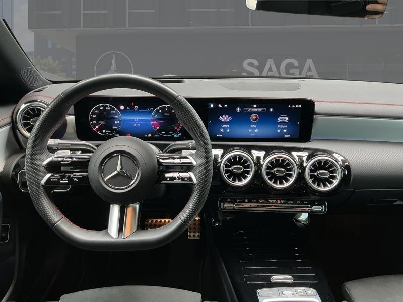 Mercedes-Benz CLA 180 Coupé AMG Line — photo 3