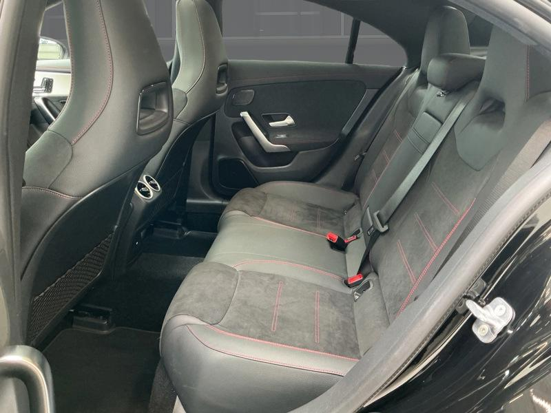 Mercedes-Benz CLA 180 Coupé AMG Line — photo 9