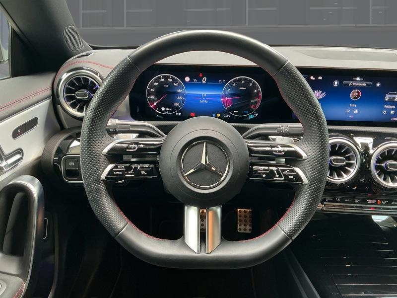 Mercedes-Benz CLA 180 Coupé AMG Line — photo 8