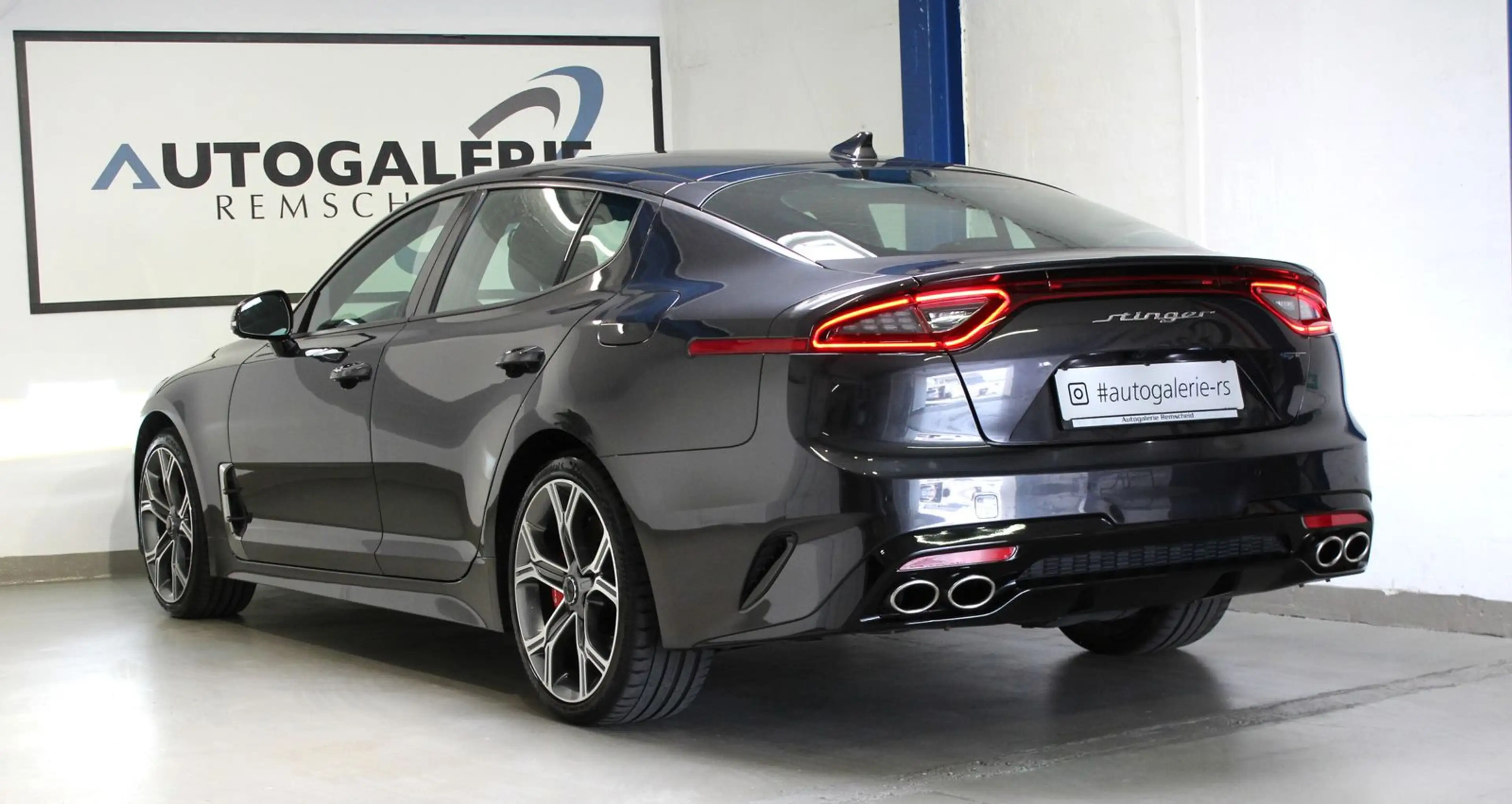 Kia Stinger GT 3.3 V6 T-GDI 4WD*LEDER*MEMORY*H&K*360 — photo 8