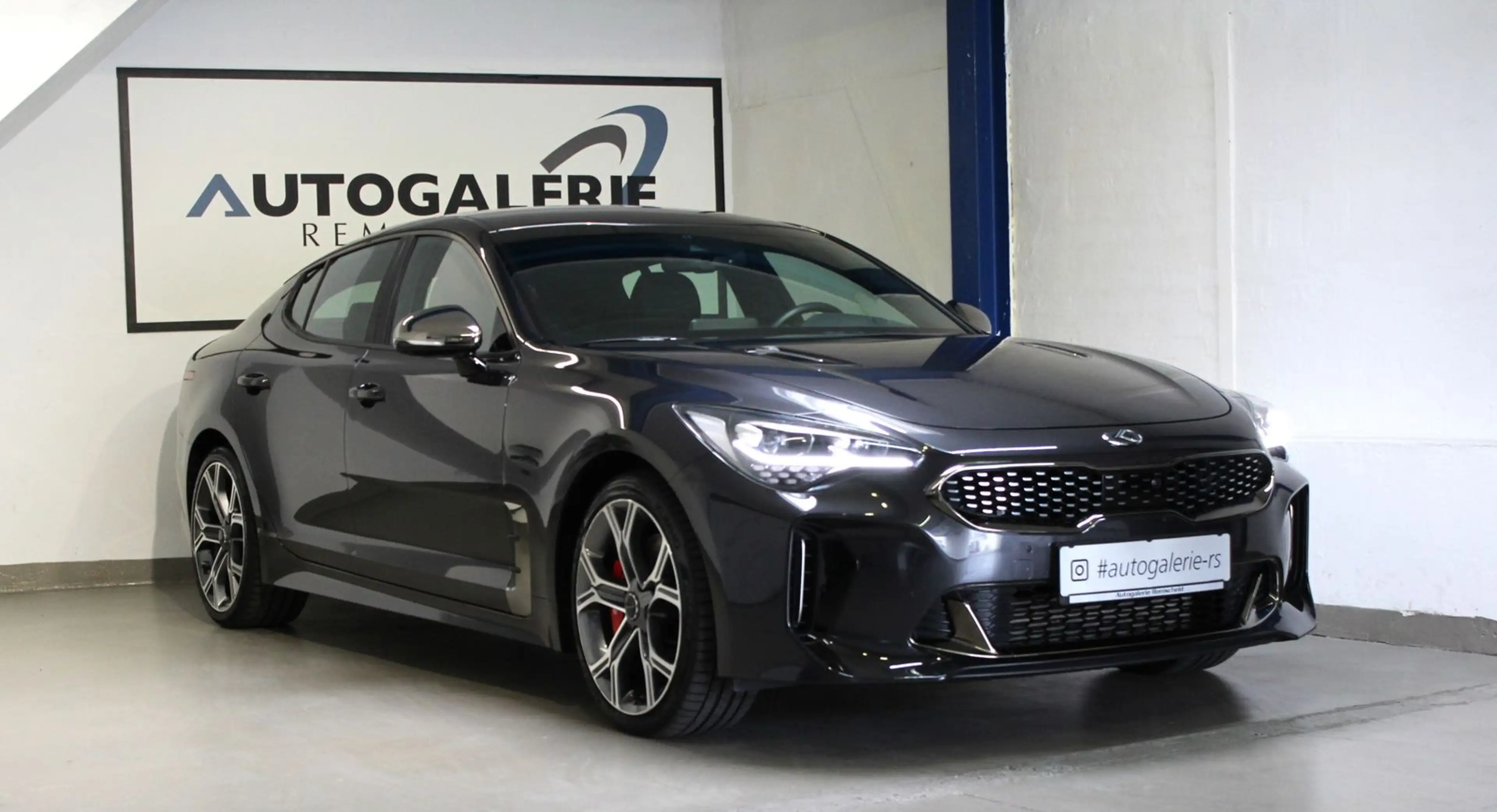 Kia Stinger GT 3.3 V6 T-GDI 4WD*LEDER*MEMORY*H&K*360 — photo 4