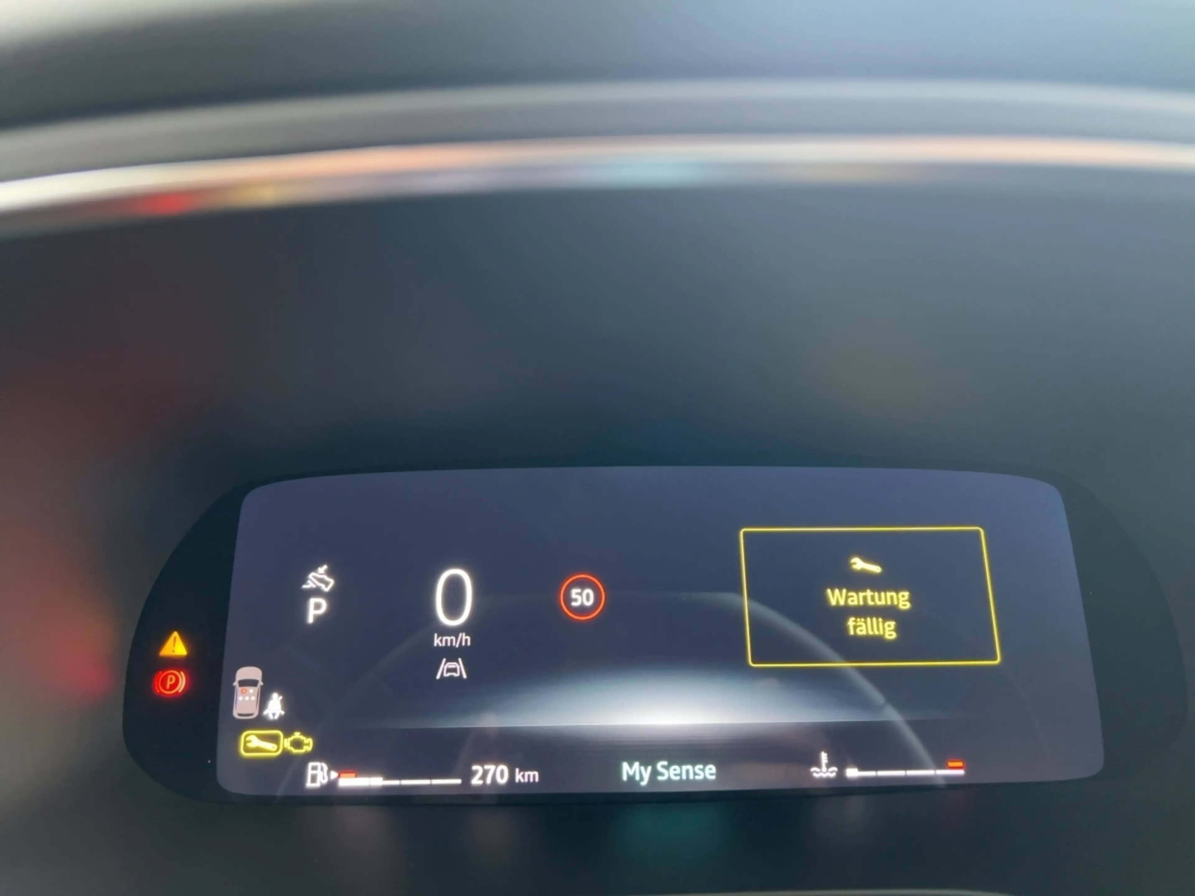 Renault Arkana TECHNO Mild Hybrid 140 EDC Apple CarPlay BT — photo 13