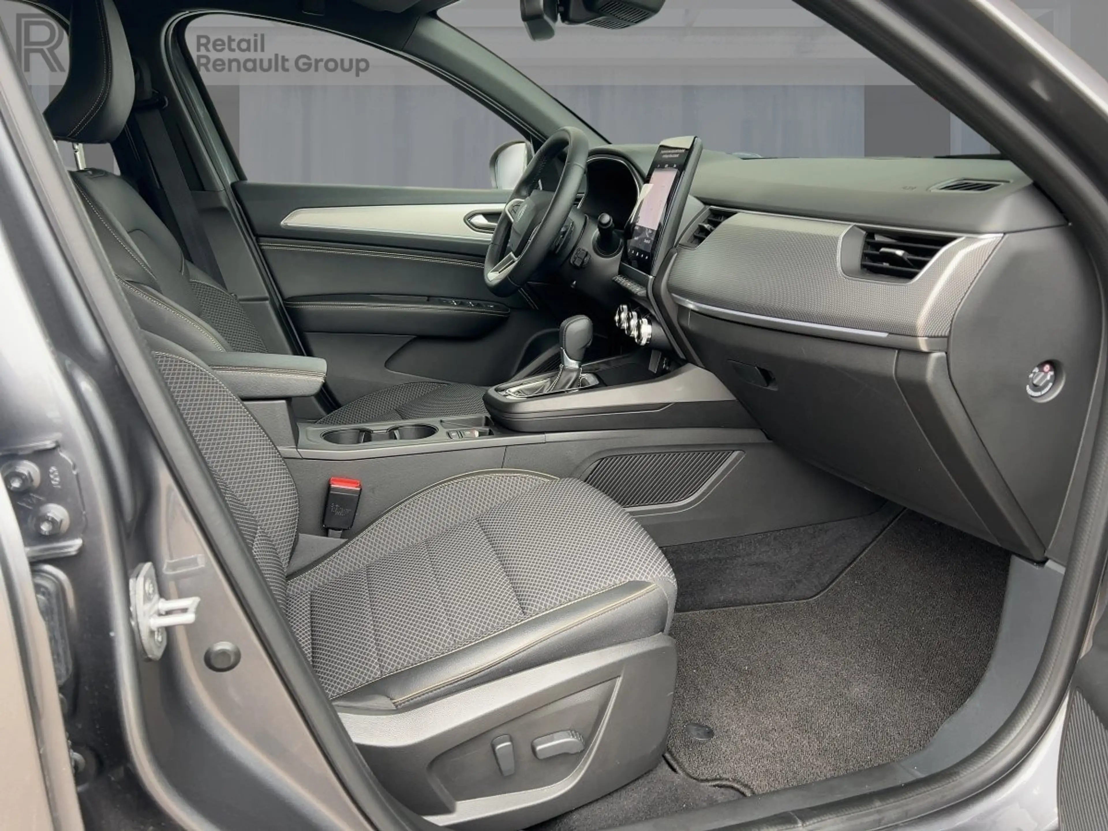 Renault Arkana TECHNO Mild Hybrid 140 EDC Apple CarPlay BT — photo 8