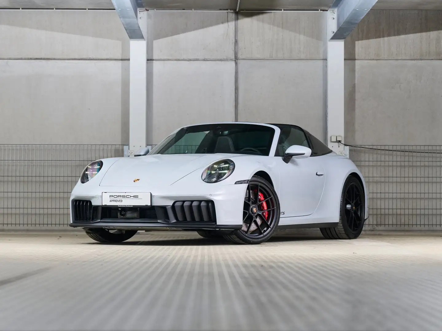 Porsche 911 Targa 4 GTS Grau - 1