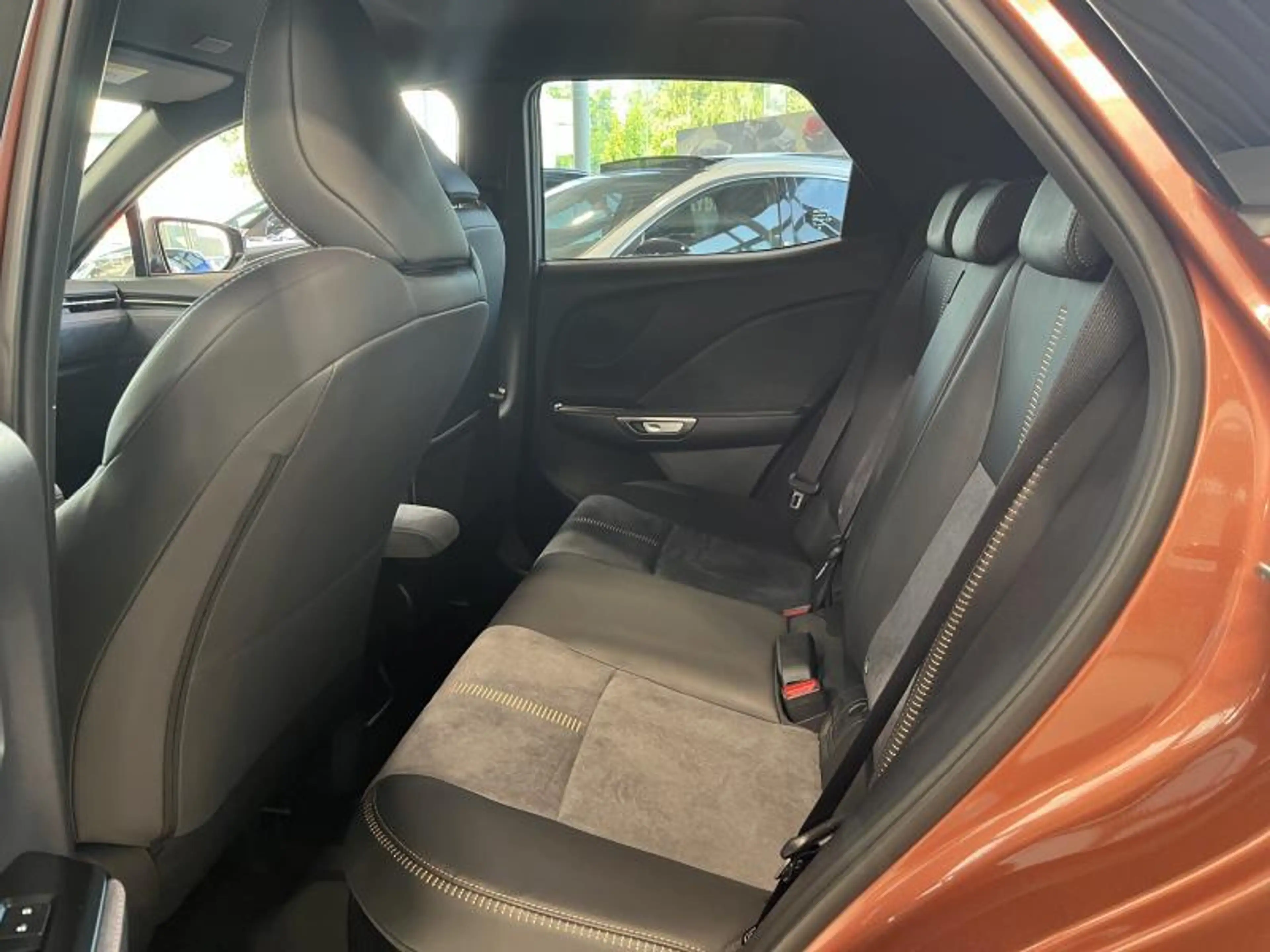 Lexus LBX cool — photo 8