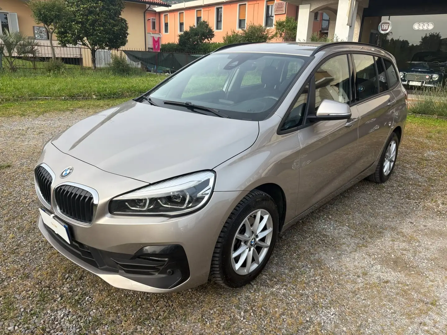 BMW 216 216d Gran Tourer Advantage 7p.ti auto Grigio - 1
