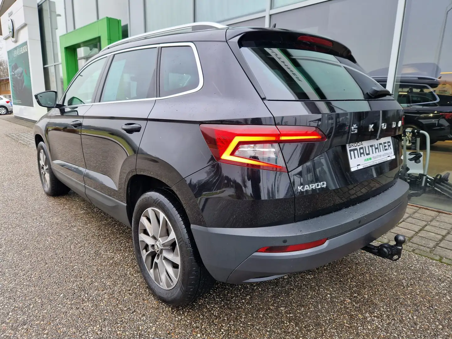 Skoda Karoq Clever 4x4 Schwarz - 2