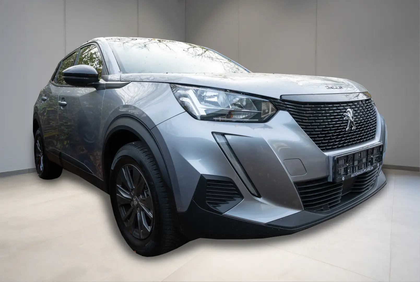 Peugeot 2008 Active Pack 1.2 PureTech 130 EAT8 Grijs - 2