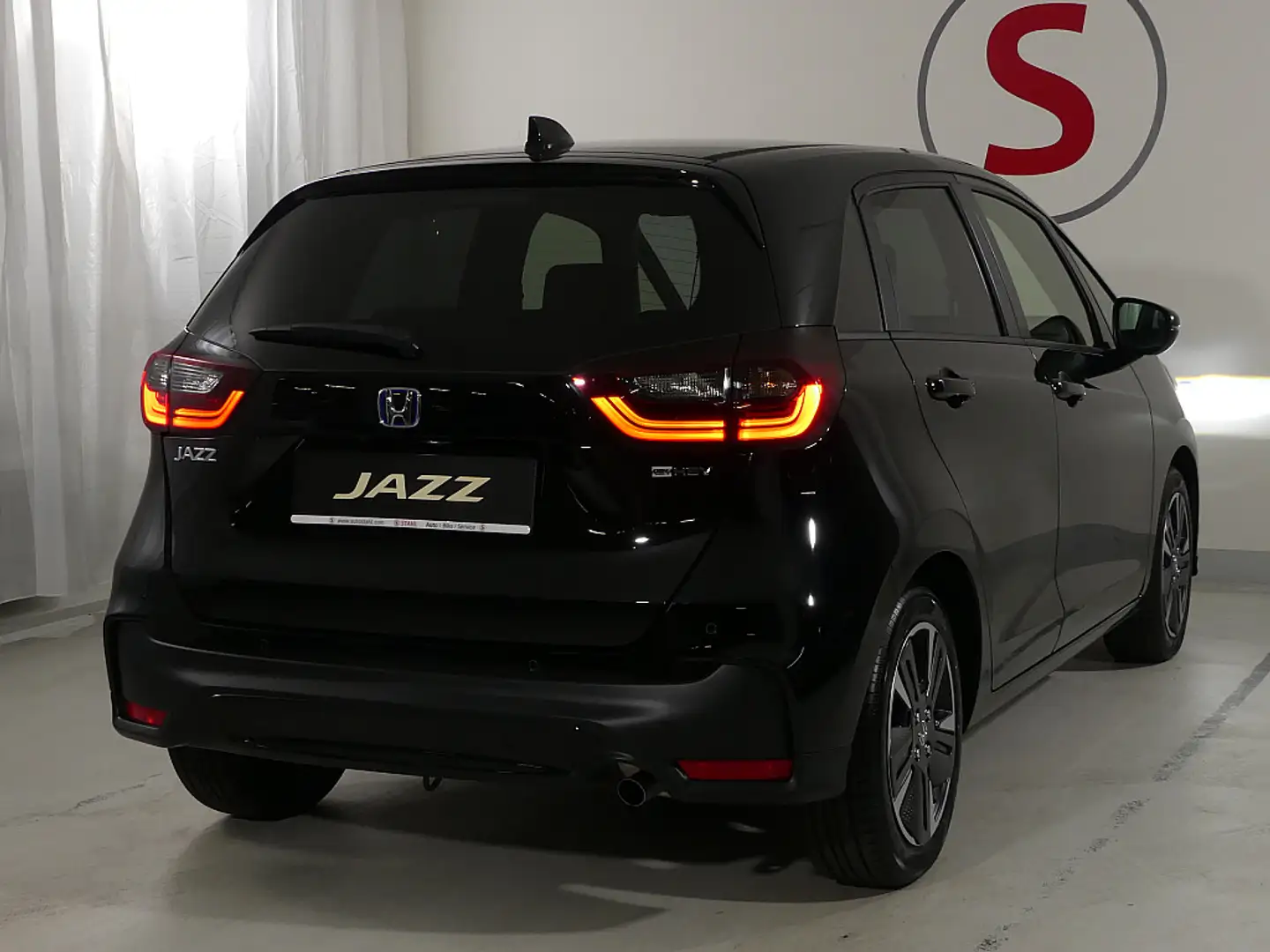Honda Jazz 1,5 i-MMD Hybrid Advance Aut. Navi | Auto Stahl... Zwart - 2