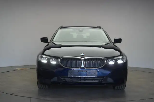 BMW 3 Series view 2