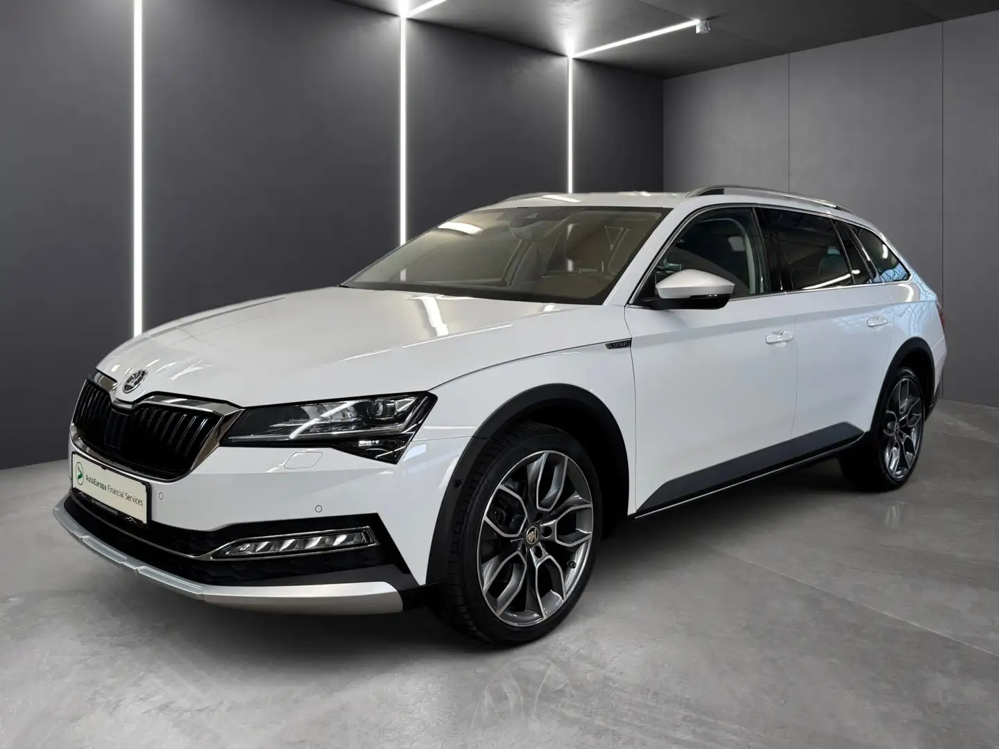 Skoda Superb Scout 4x4 2,0 TDI - AHK, ACC, DCC, Standheizung Bianco - 1