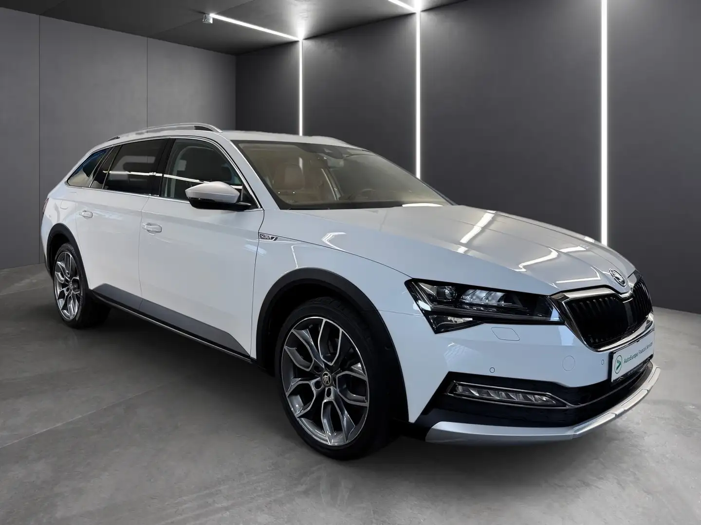 Skoda Superb Scout 4x4 2,0 TDI - AHK, ACC, DCC, Standheizung Bianco - 2