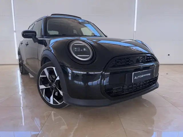 MINI Cooper Mini Cooper F65 5p 5p 1.5 C Favoured auto