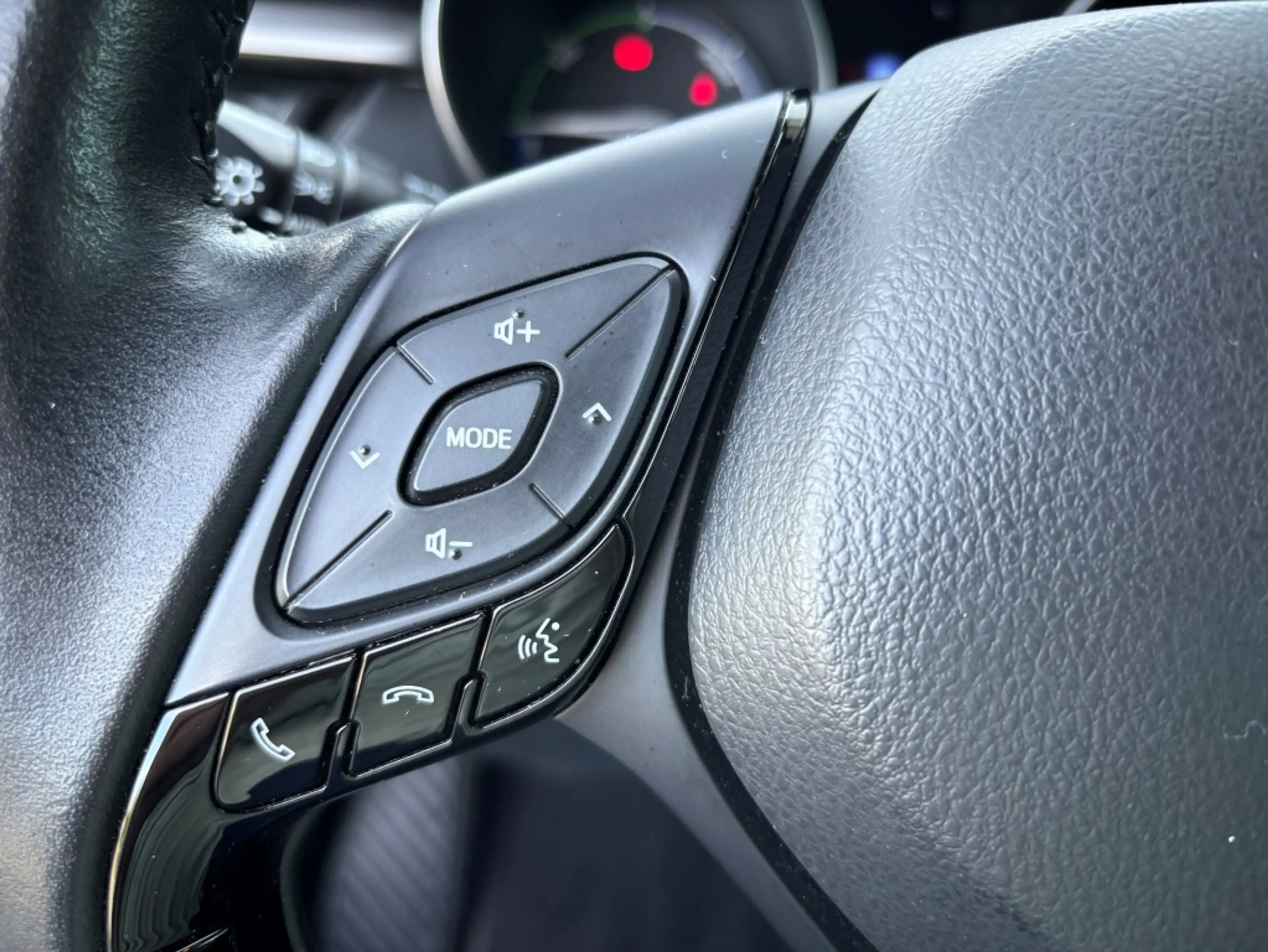 Toyota C-HR 1.8 Hybrid 122pk CVT Active | P.cam | Cruise — photo 9