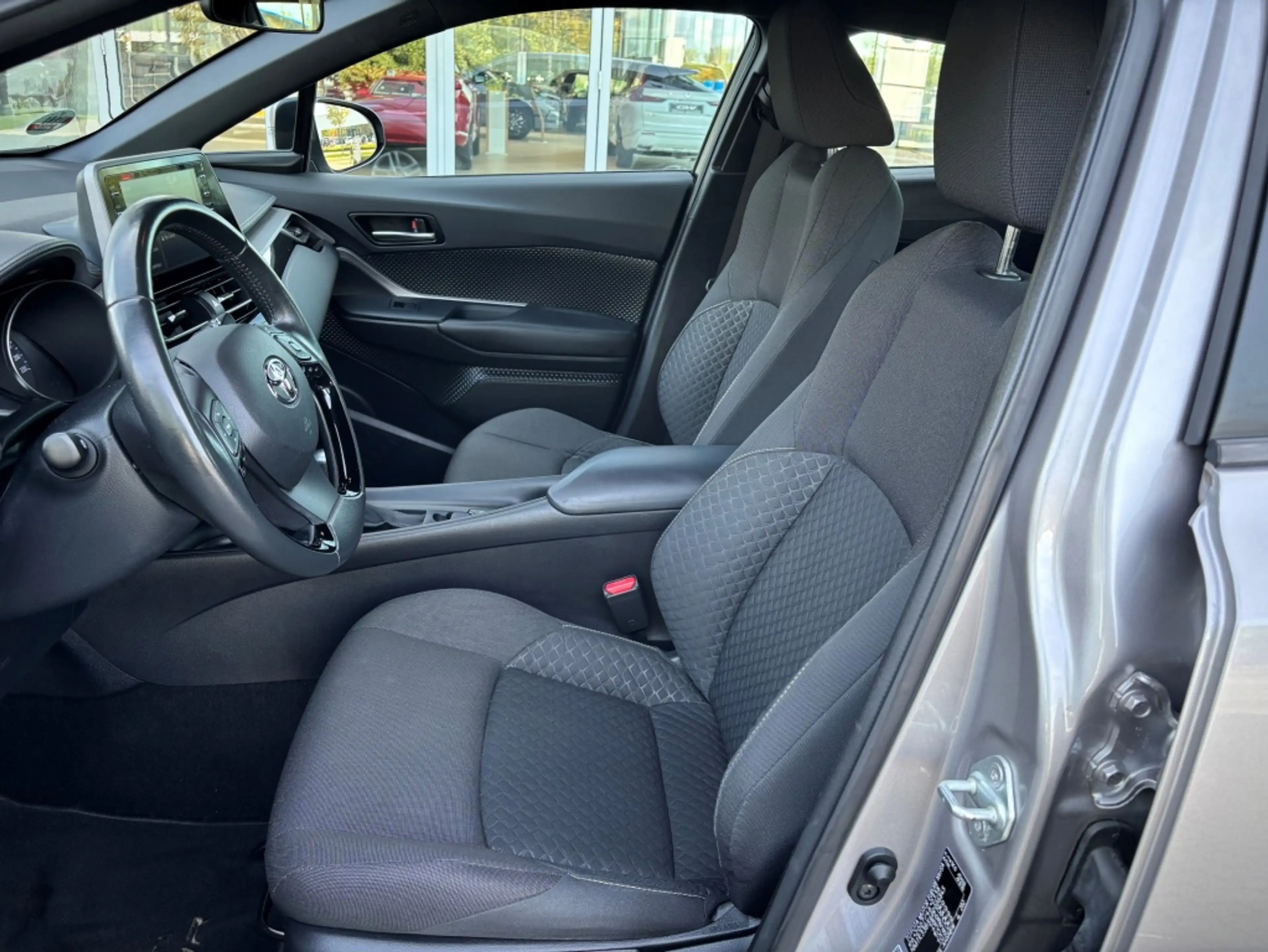 Toyota C-HR 1.8 Hybrid 122pk CVT Active | P.cam | Cruise — photo 5