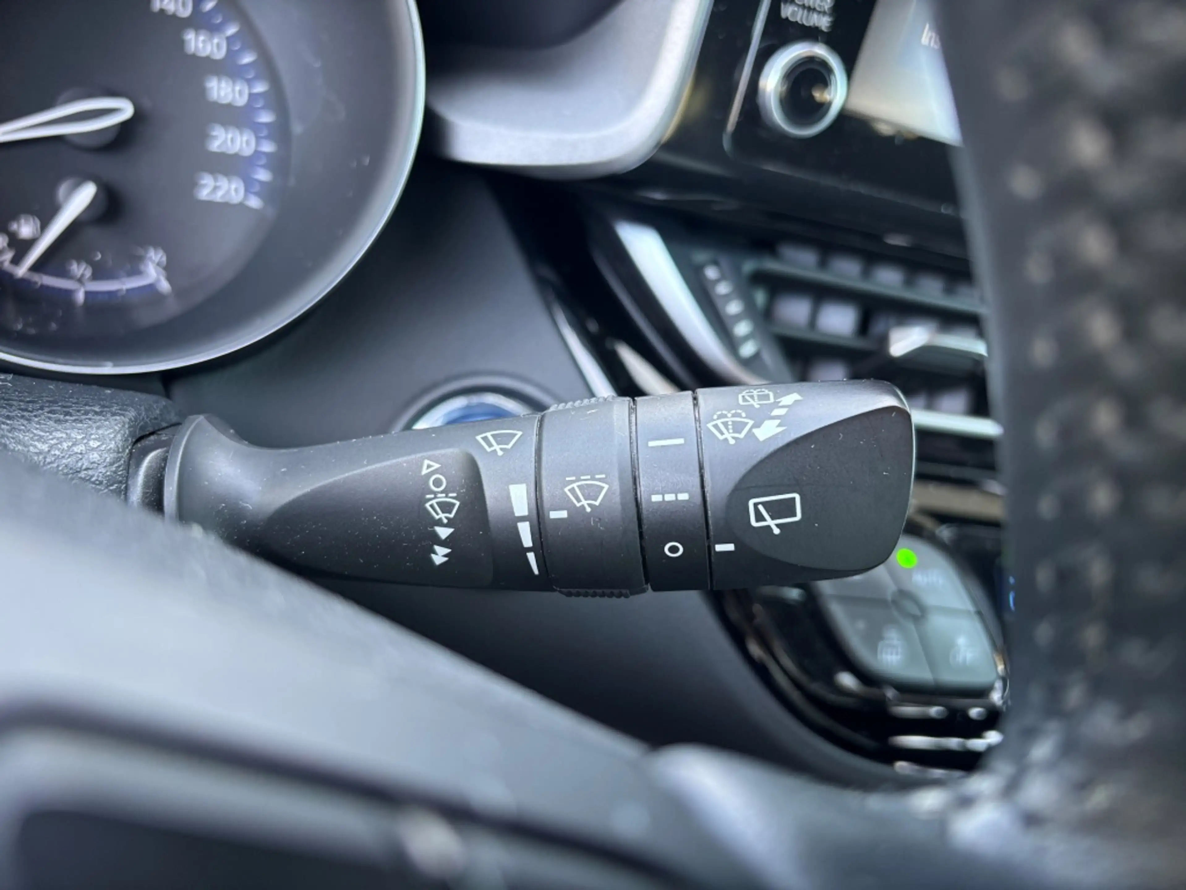 Toyota C-HR 1.8 Hybrid 122pk CVT Active | P.cam | Cruise — photo 12