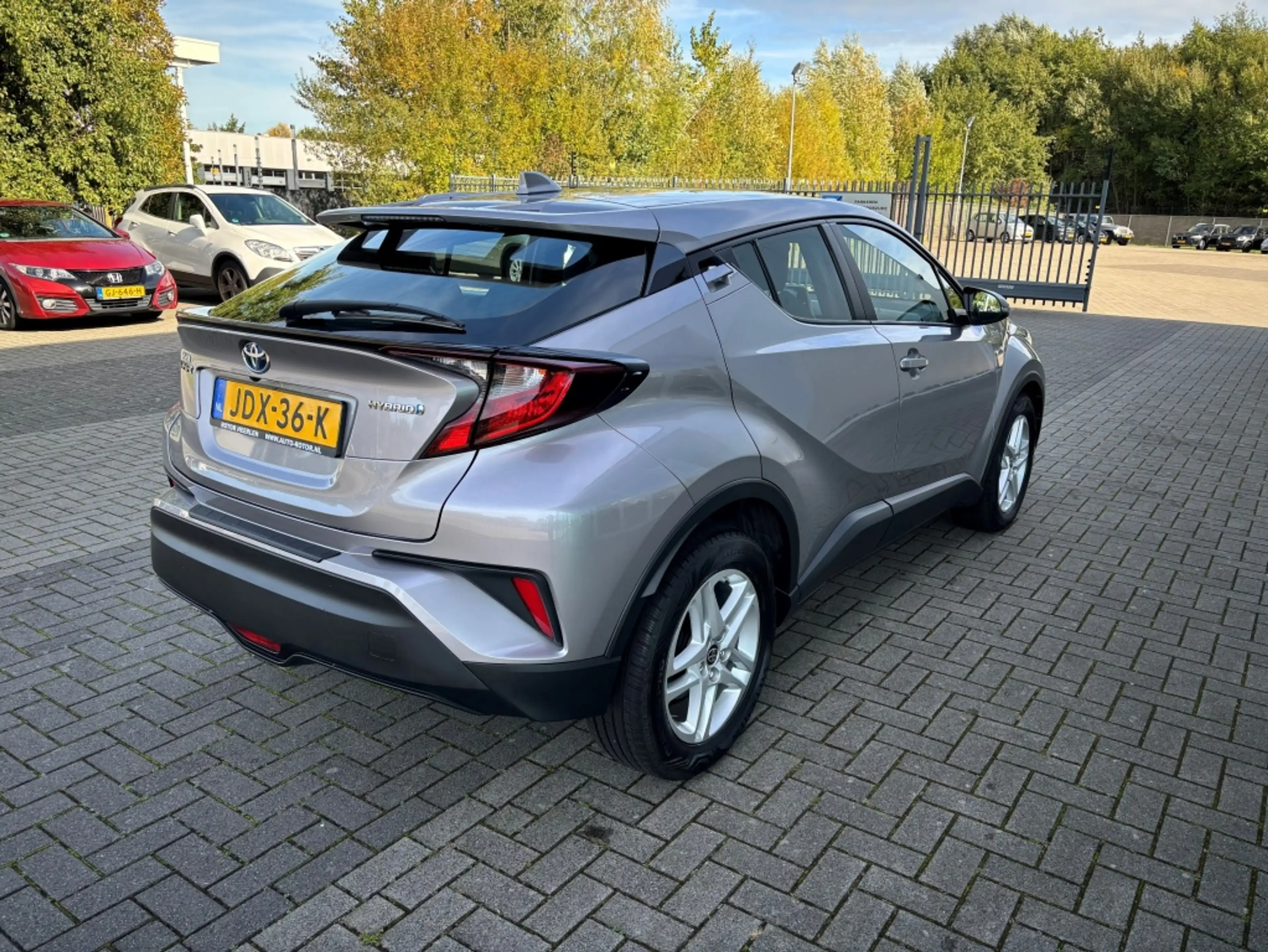 Toyota C-HR 1.8 Hybrid 122pk CVT Active | P.cam | Cruise — photo 3