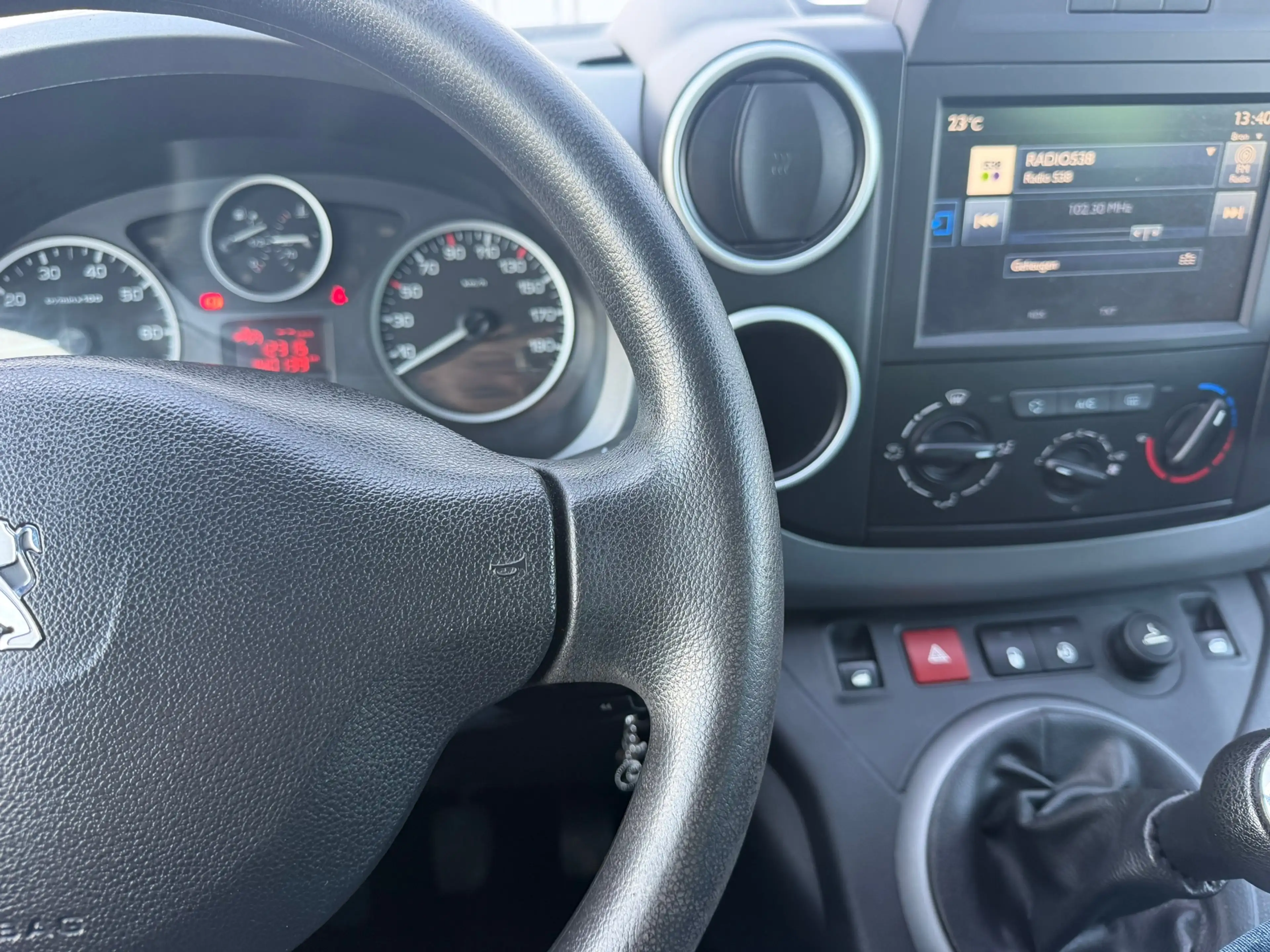 Peugeot Partner Tepee 1.2 PureTech Active- Gris Artense- Airco/Cru — photo 17