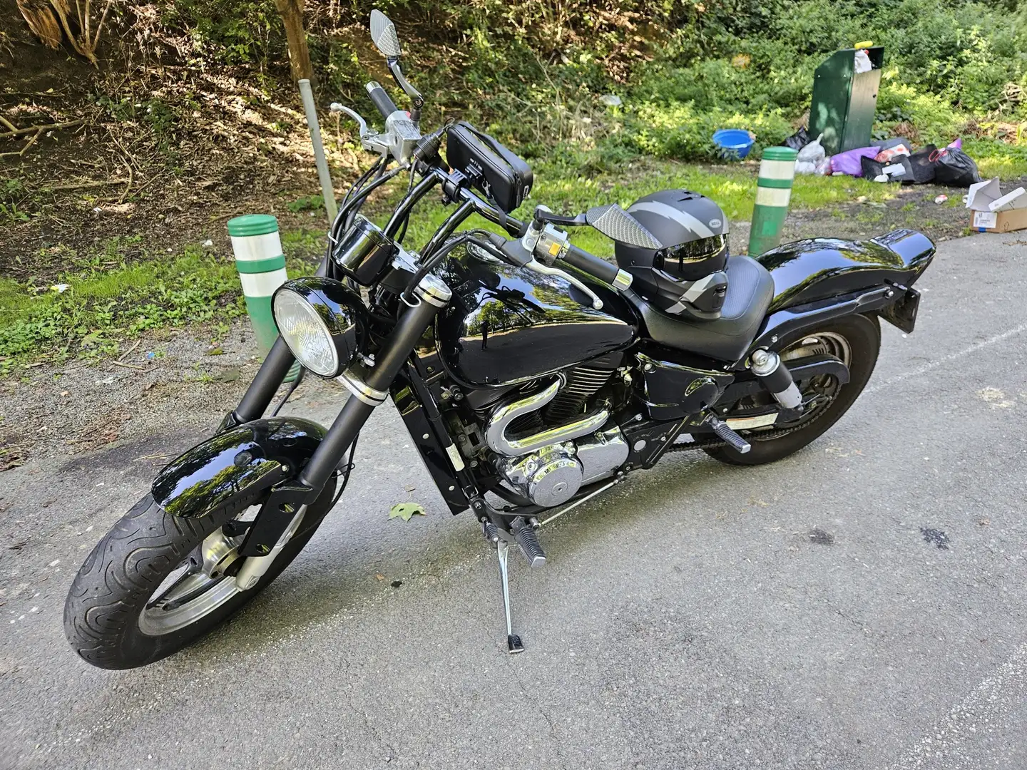 Suzuki VZ 800 Negro - 2
