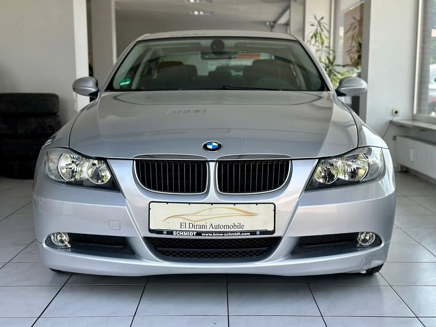 BMW 320 i Lim. 2.Hand/Temp./Sitzhz/Klimaaut/PDC/ Silber - 2