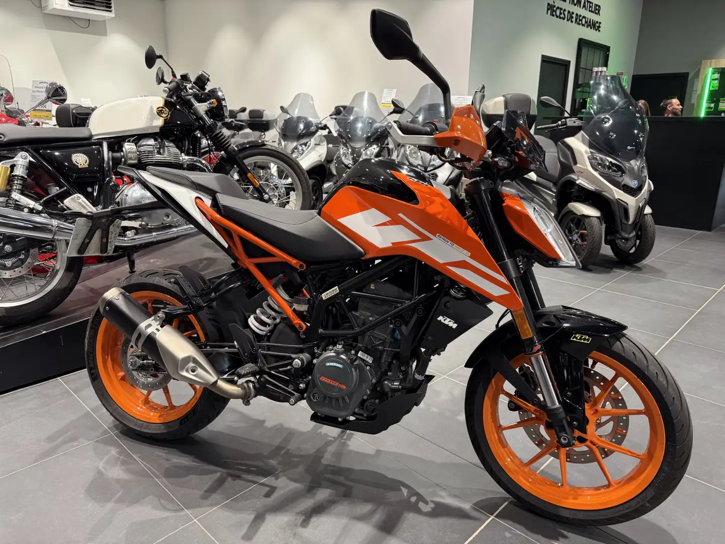KTM 125 Duke Orange - 2