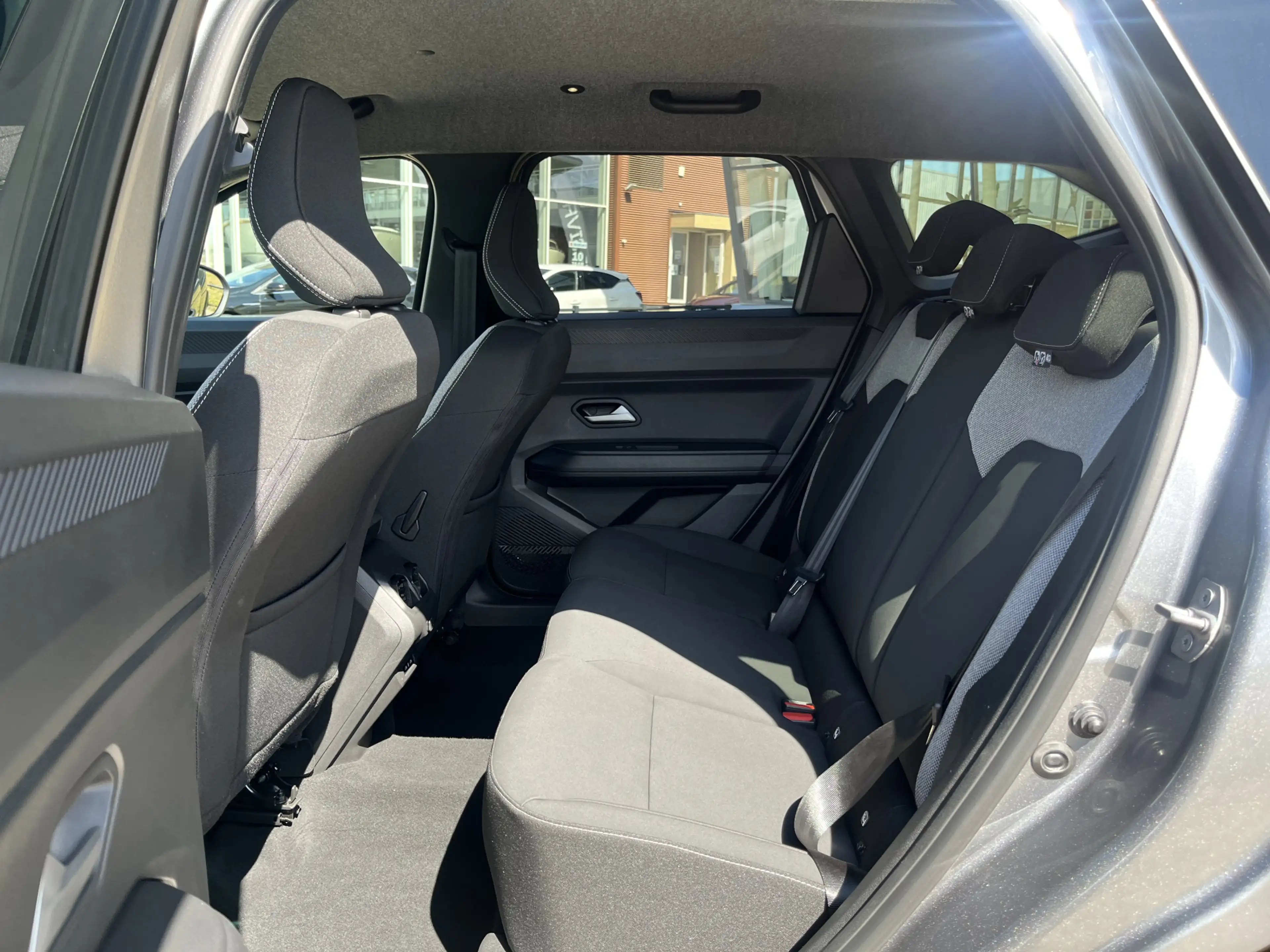 Dacia Bigster 1.8 Hybrid 156PK Journey / 360 Camera / Pack winte — photo 12