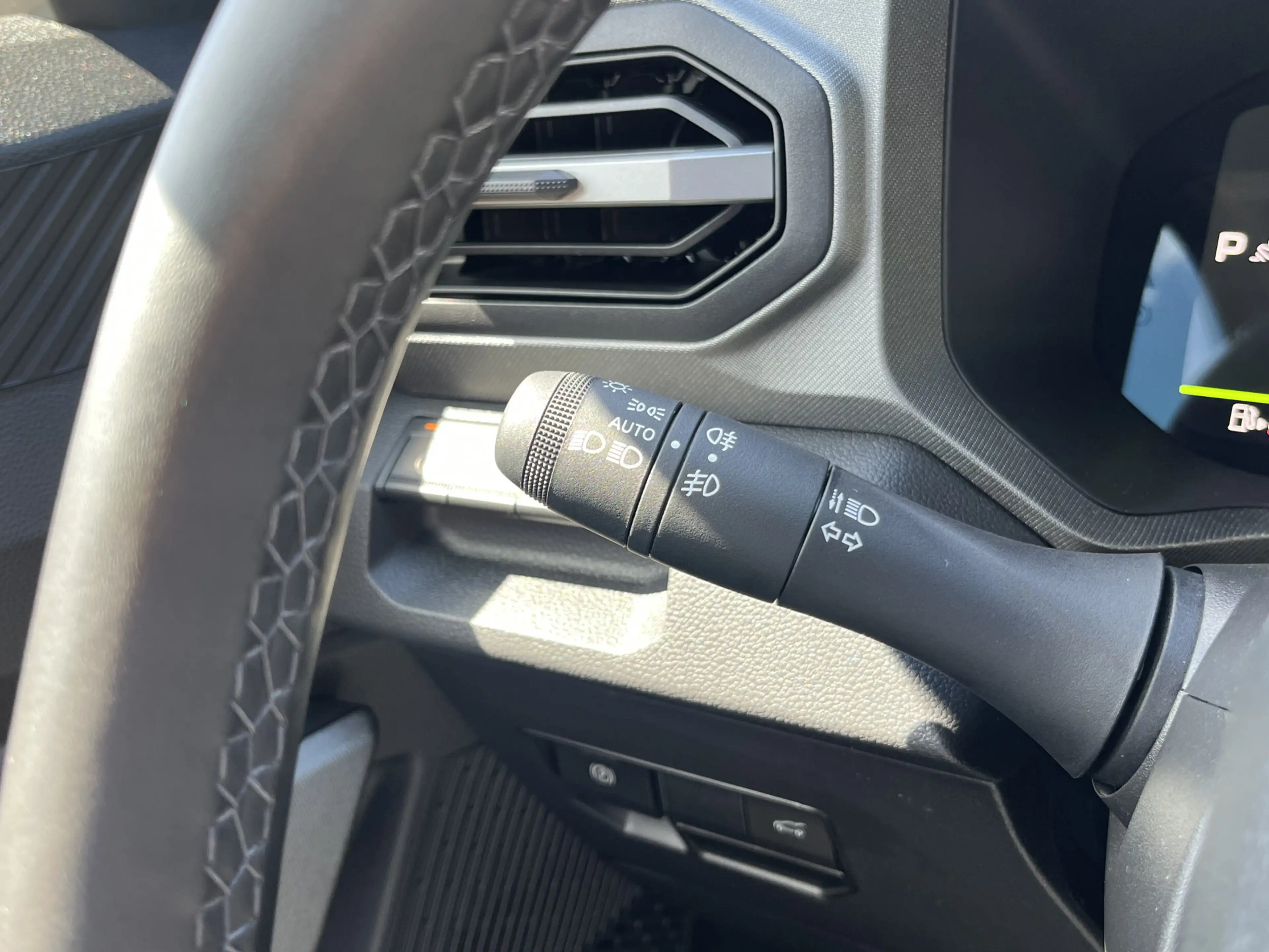 Dacia Bigster 1.8 Hybrid 156PK Journey / 360 Camera / Pack winte — photo 27