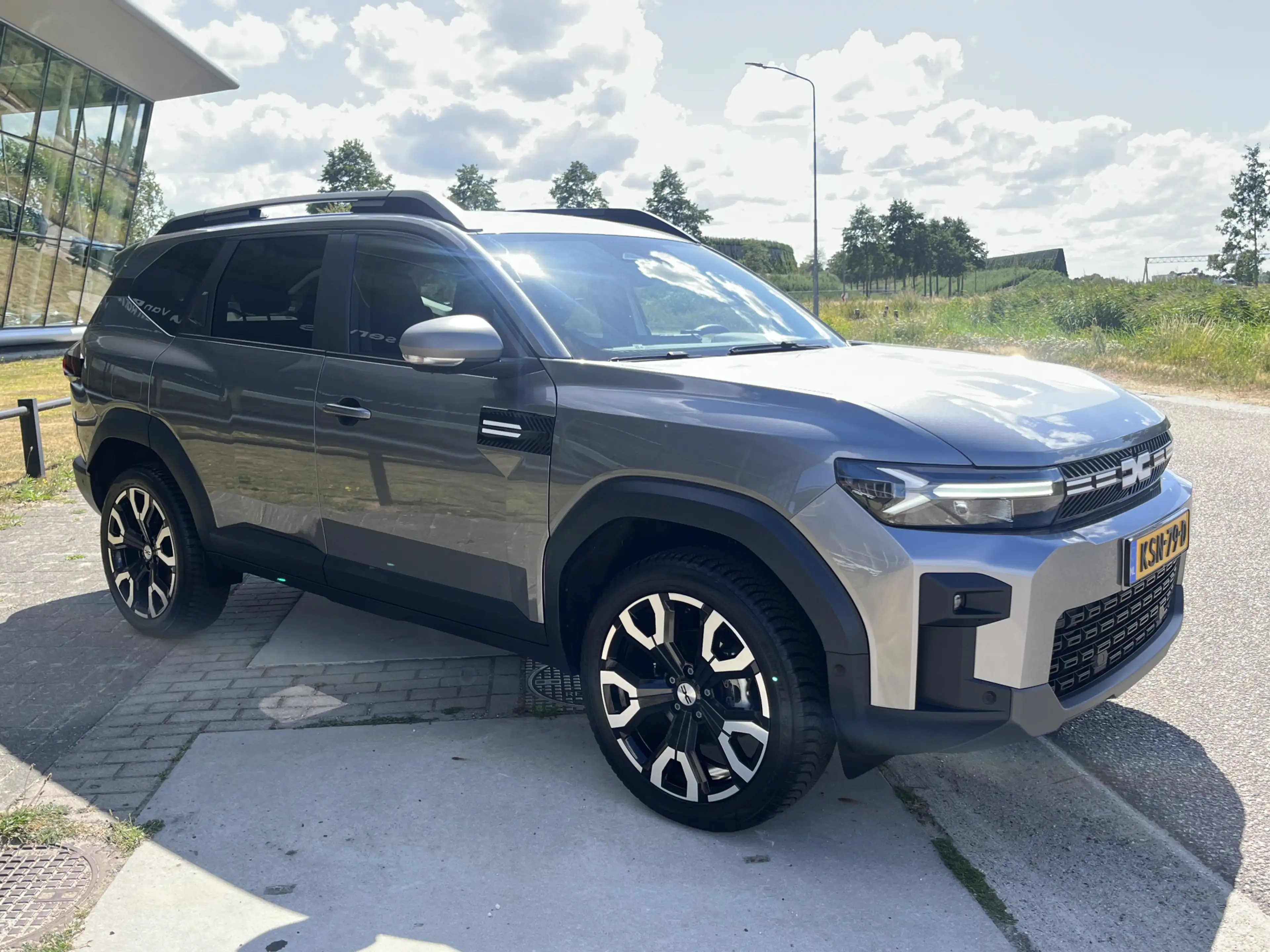 Dacia Bigster 1.8 Hybrid 156PK Journey / 360 Camera / Pack winte — photo 8