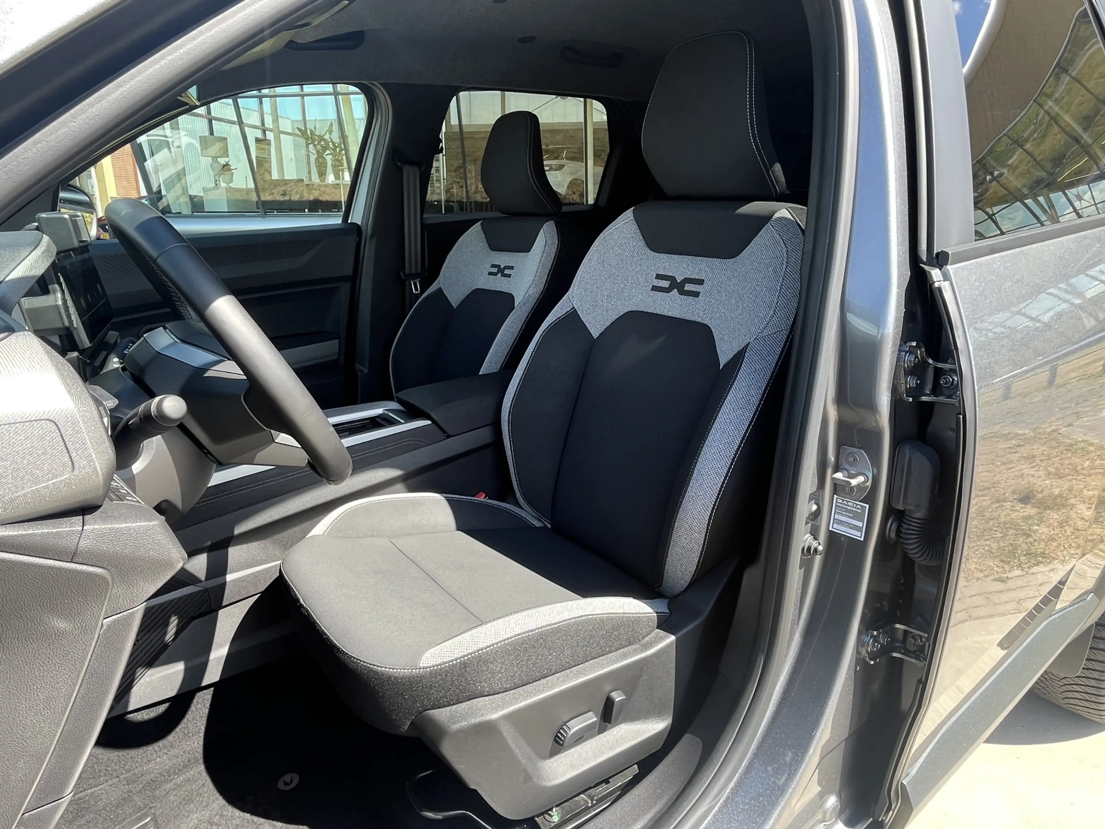 Dacia Bigster 1.8 Hybrid 156PK Journey / 360 Camera / Pack winte — photo 11