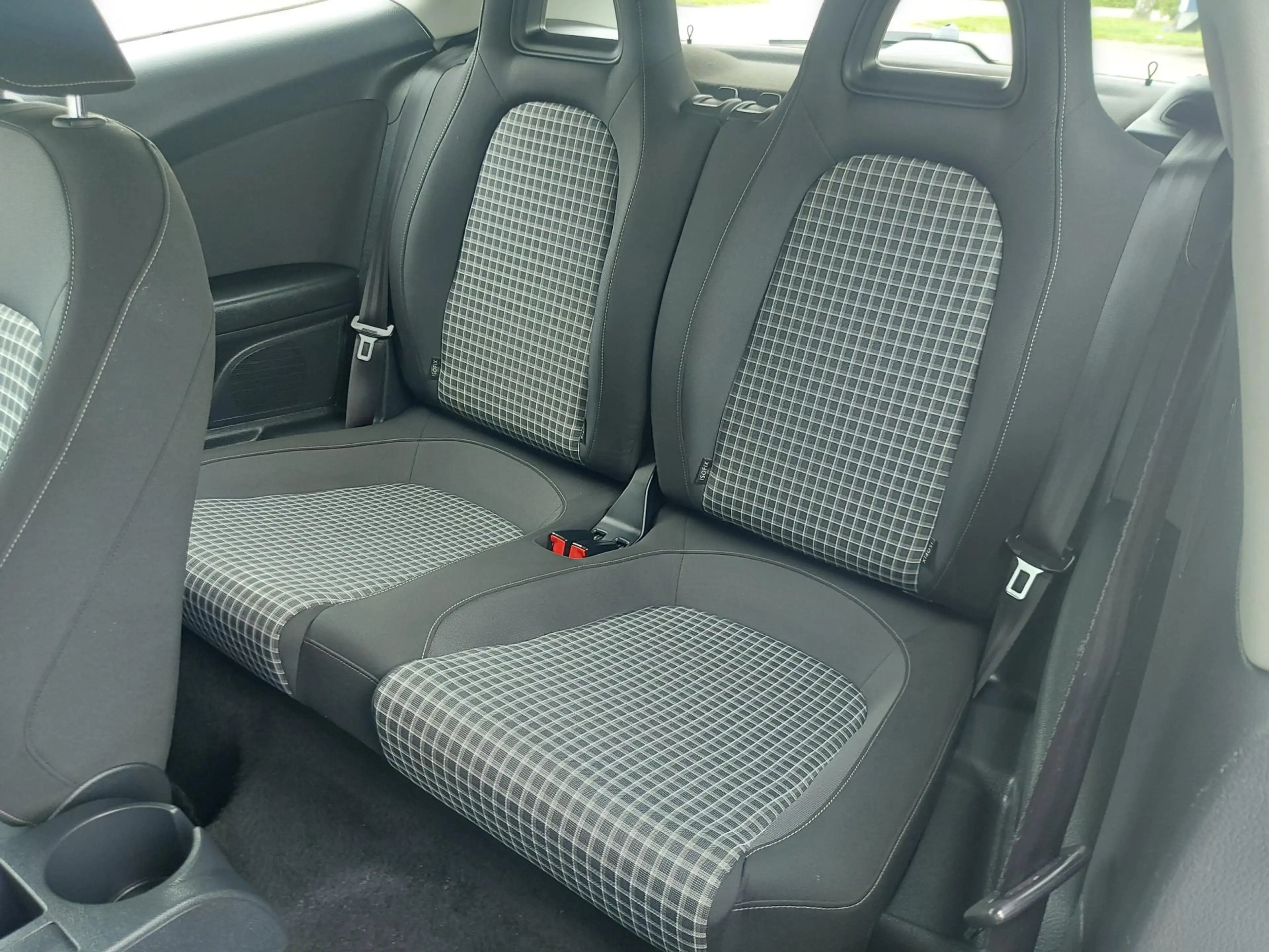 Volkswagen Scirocco 1.4 TSI airco,cruise,stoelverwarming,parkeersensor — photo 9