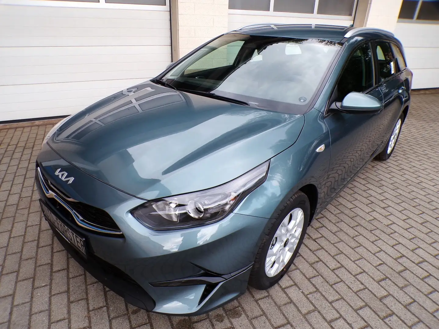 Kia Ceed SW / cee'd SW VISION Alus, Navi, Sitz-u.Lenkradheiz., Kamera Gris - 1