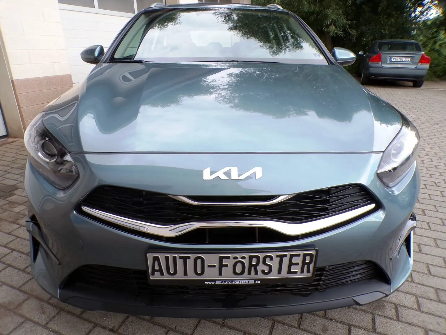 Kia Ceed SW / cee'd SW VISION Alus, Navi, Sitz-u.Lenkradheiz., Kamera Gris - 2